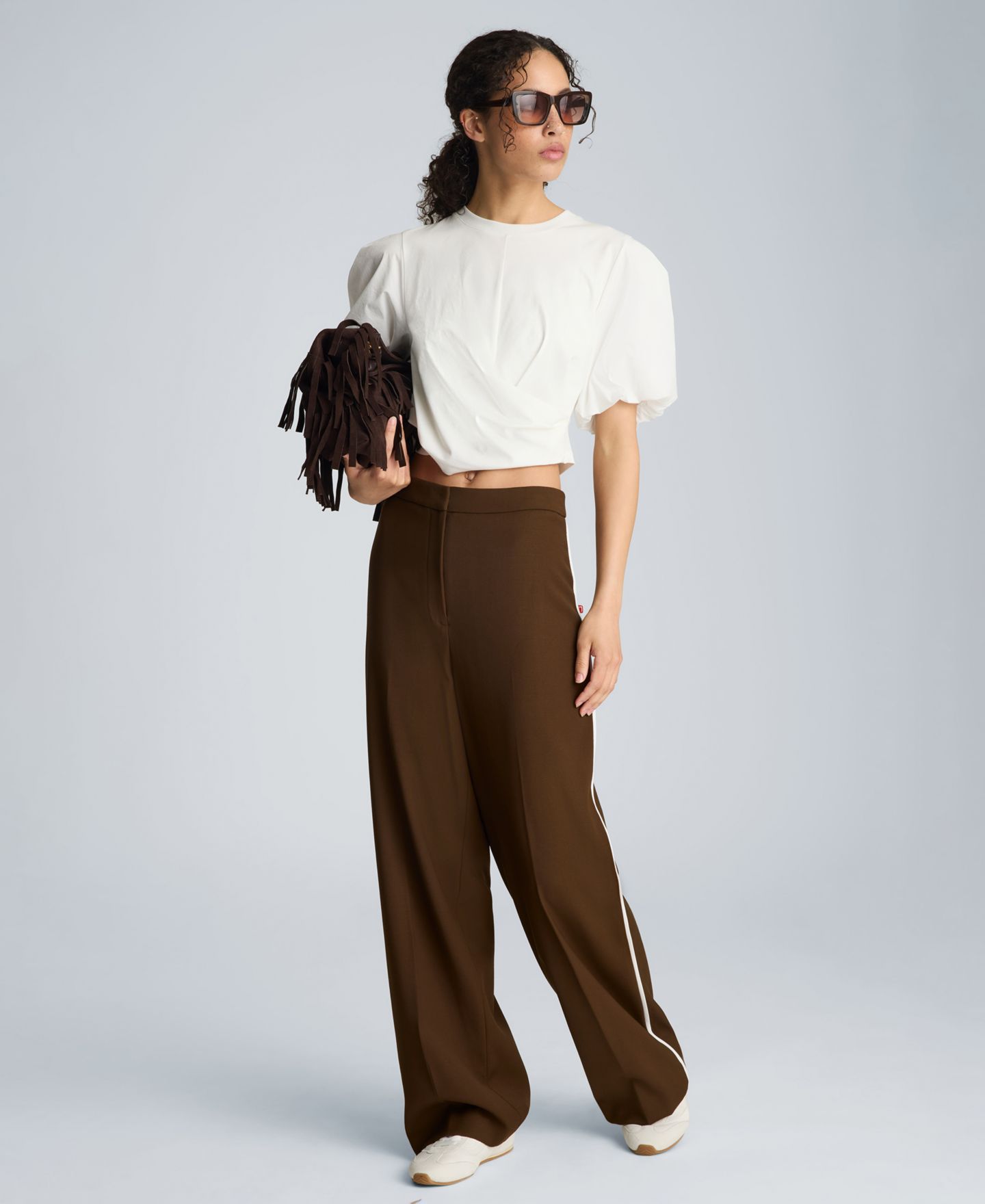 Женские брюки Kenneth Cole High-Rise Side Piping, цвет: Коричневый / Чистый белый — фото 11