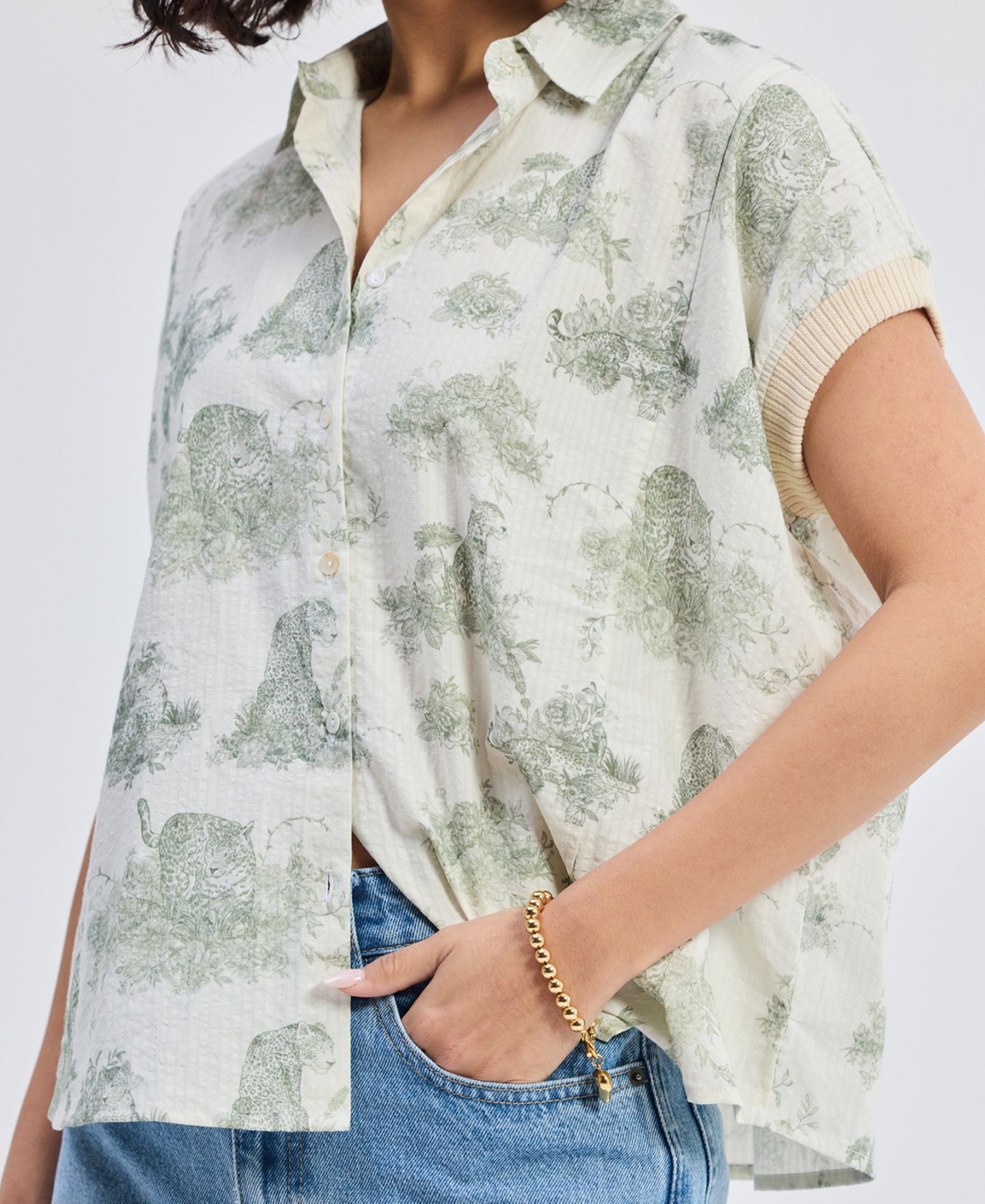 Женская рубашка Reistor Relaxed-fit Button-down in Animal print, цвет: Зелёный — фото 3