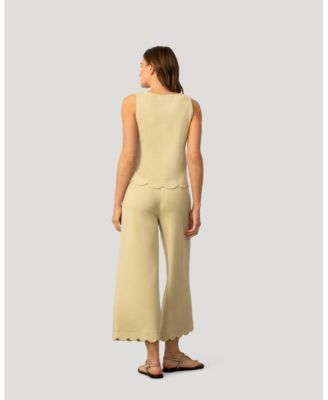 Women's Scallop Trim Top and Capri Pant Set