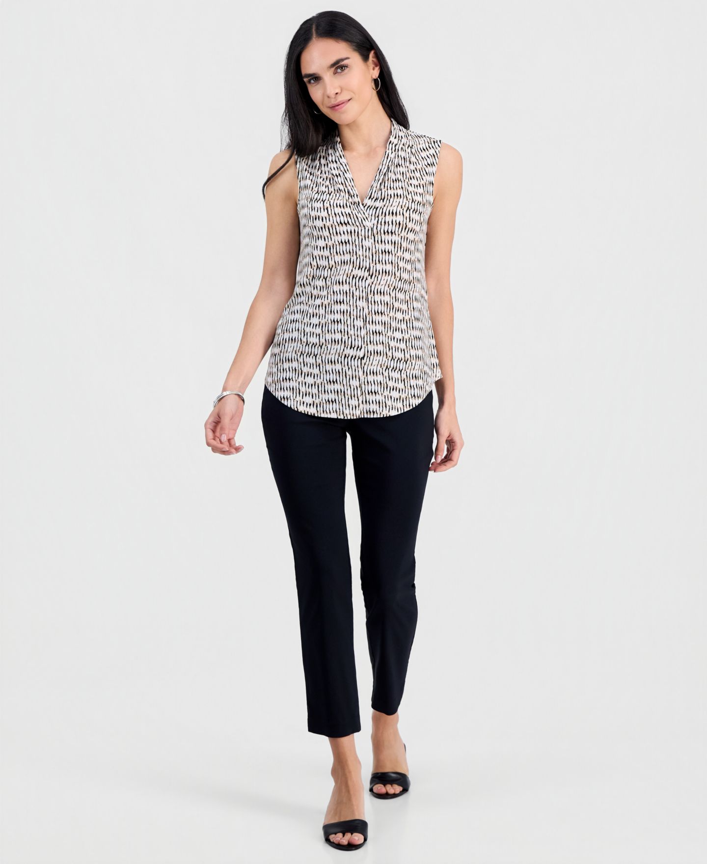 Женский топ JM Collection Petite Ity Sleeveless V-Neck, цвет: Глубокий чёрный — фото 4
