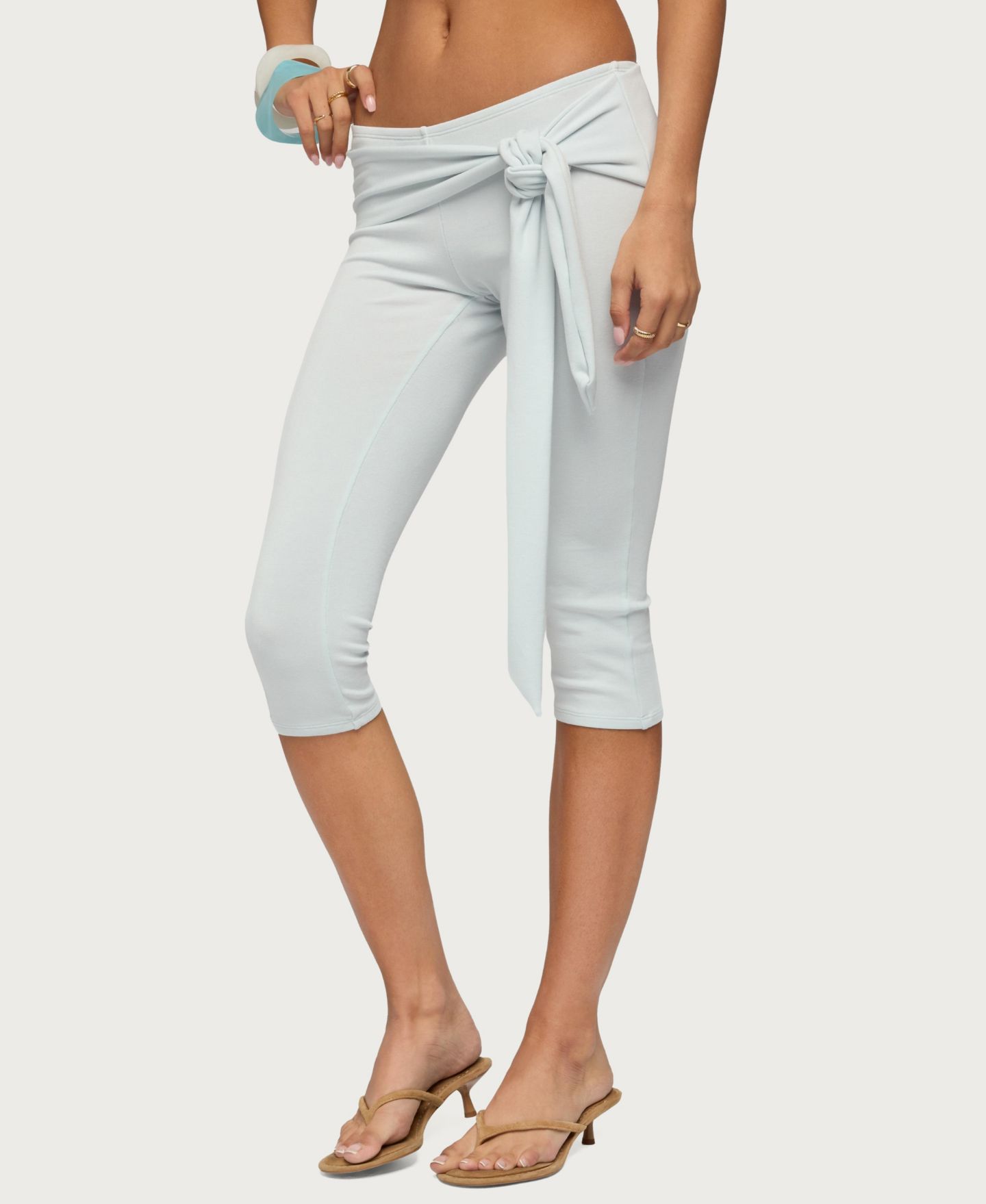 Женские брюки Edikted Adara Tie Capri, цвет: Светлый синий — фото 5
