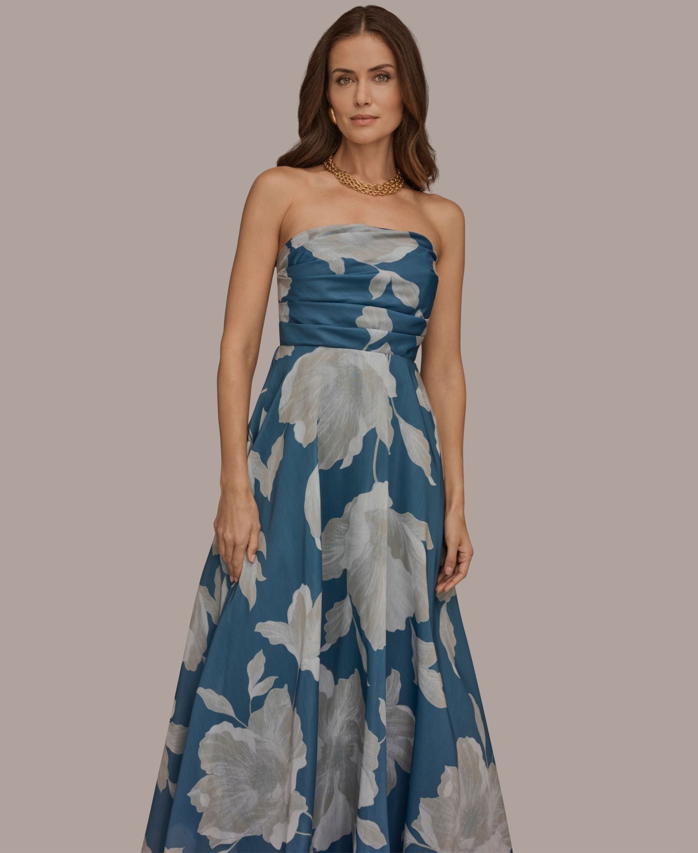 Женское платье Donna Karan New York Strapless Floral Organza Gown, цвет: Потёртый индиго — фото 4