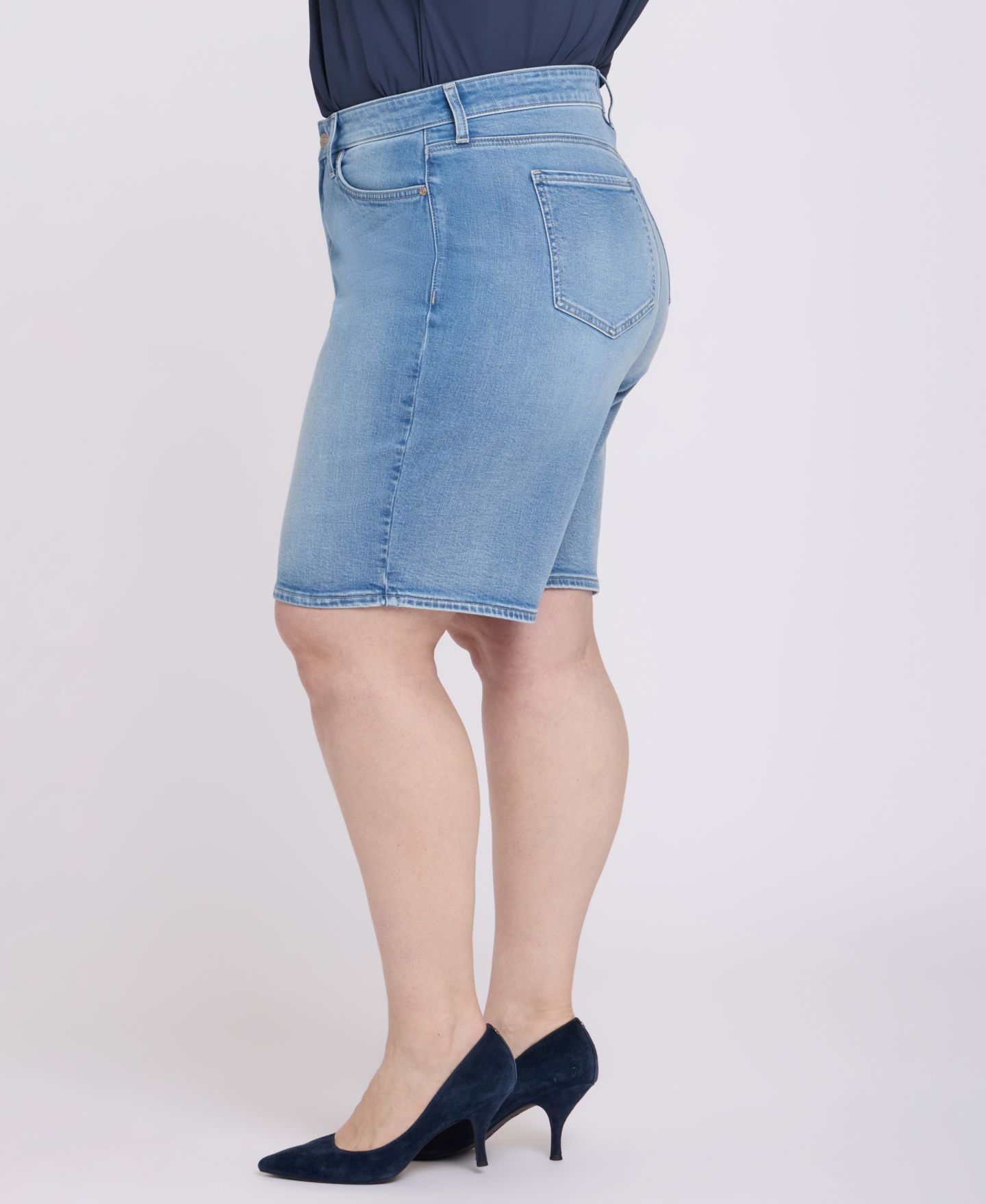 Женские шорты NYDJ Plus Size Lilly Mid-Rise Shorts with Lift Tuck Technology, цвет: Синий — фото 3