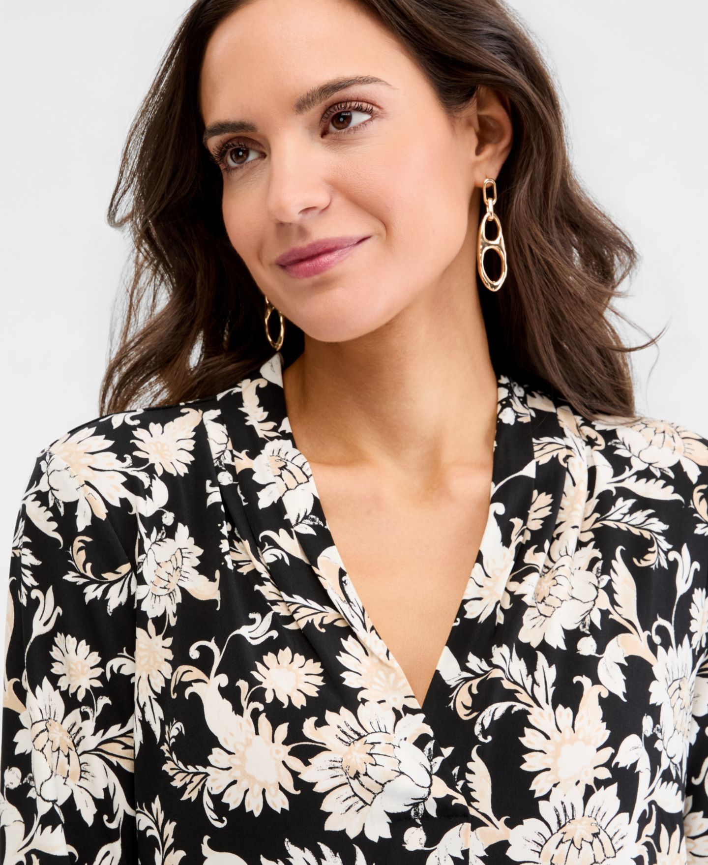 Женский топ JM Collection Printed 3/4 Sleeve V-Neck Knit Top, цвет: Глубокий чёрный — фото 3