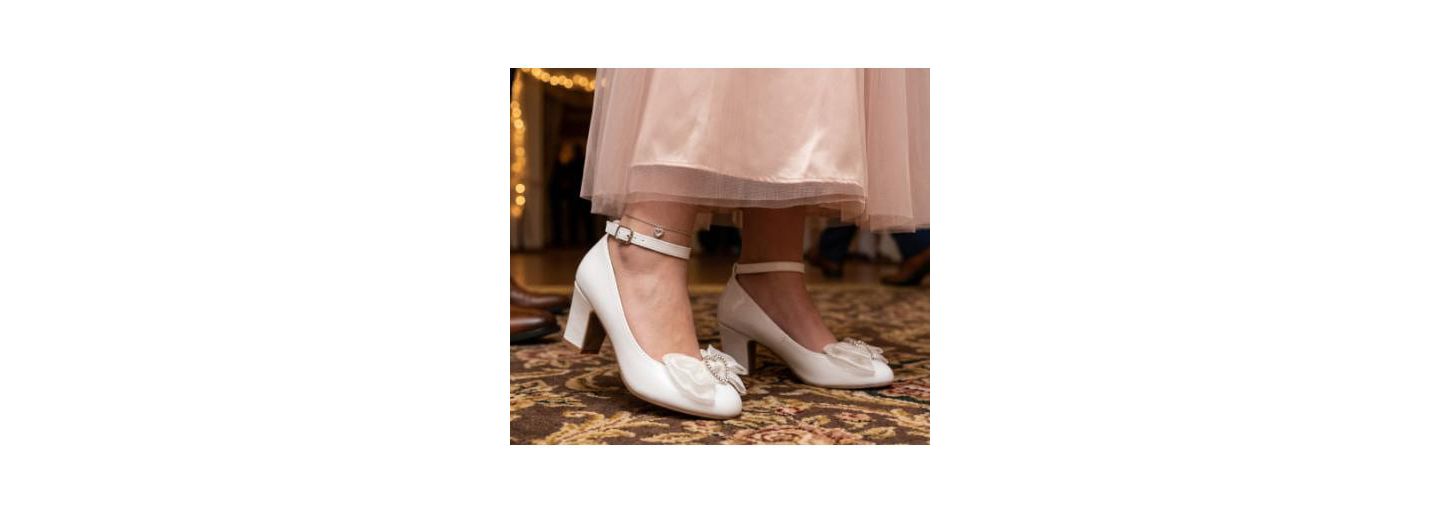 Туфли Badgley Mischka Double Ankle Strap Dress Shoes. для девочек, цвет: Белый лаковый — фото 6