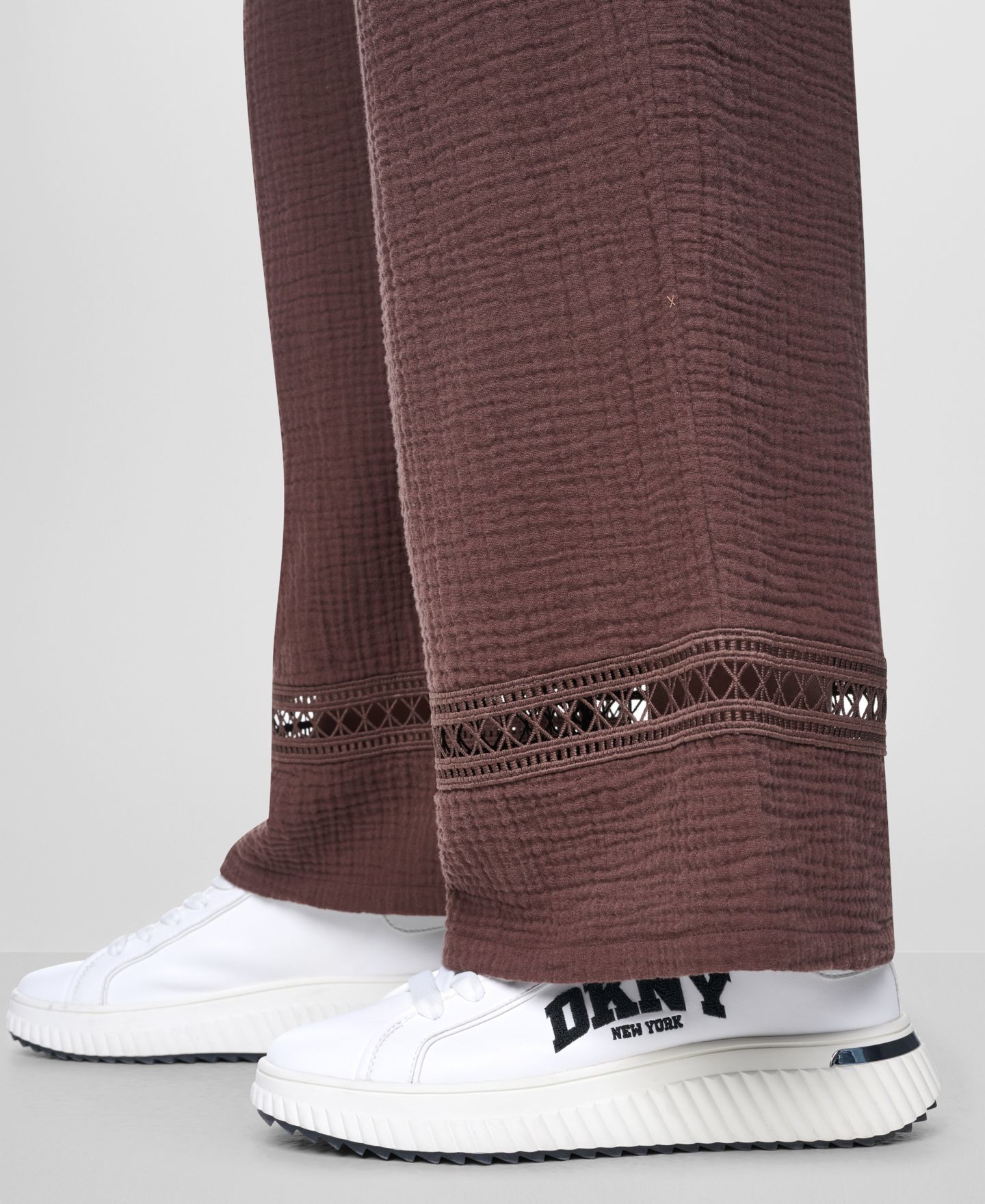 Женские брюки DKNY Jeans Mid-Rise Drawstring, цвет: Каштановый — фото 5