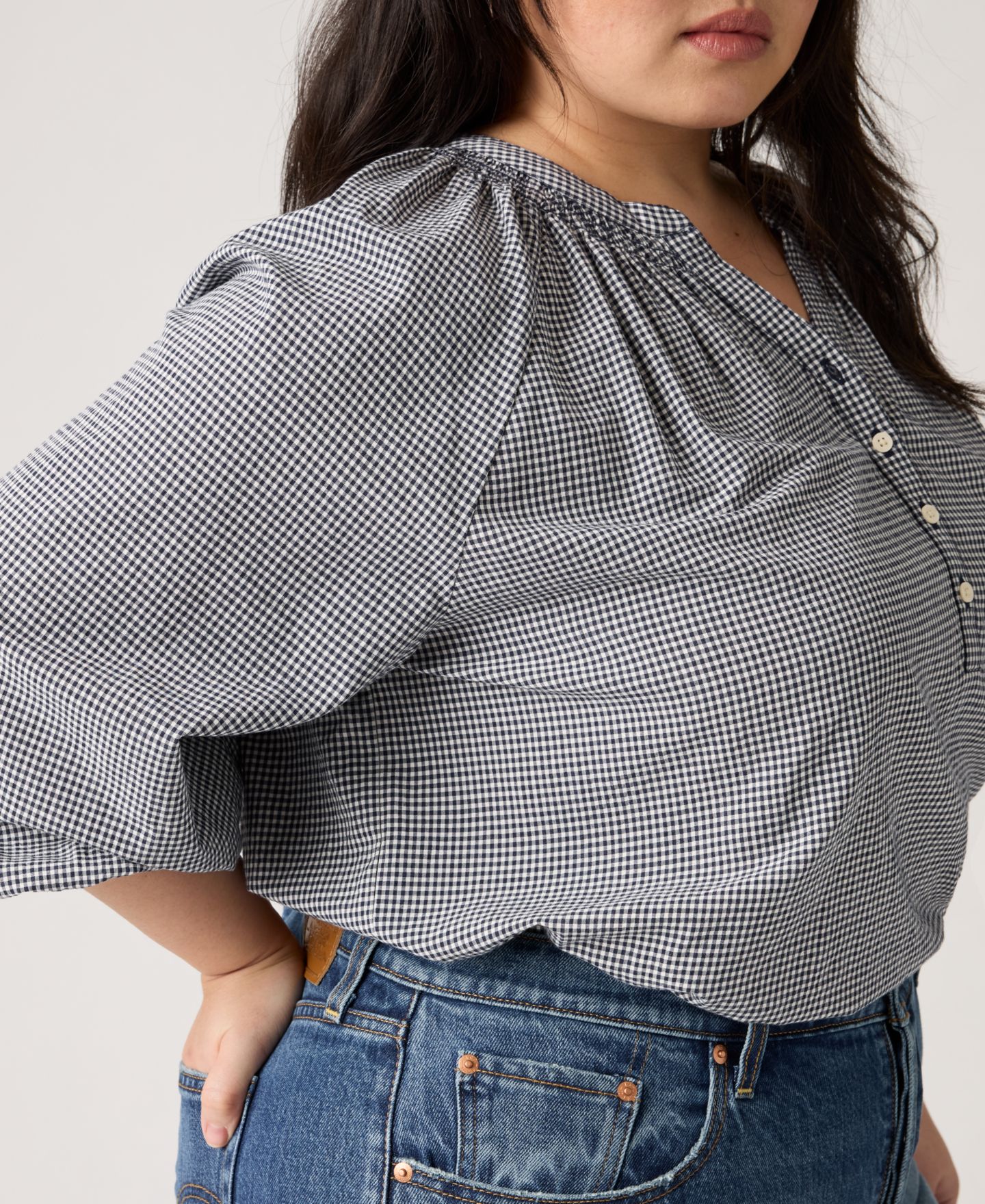 Женский хлопковый топ Levi's Reverie из шамбре с V-вырезом, свободный, больших размеров, цвет: Клетчатый — фото 3