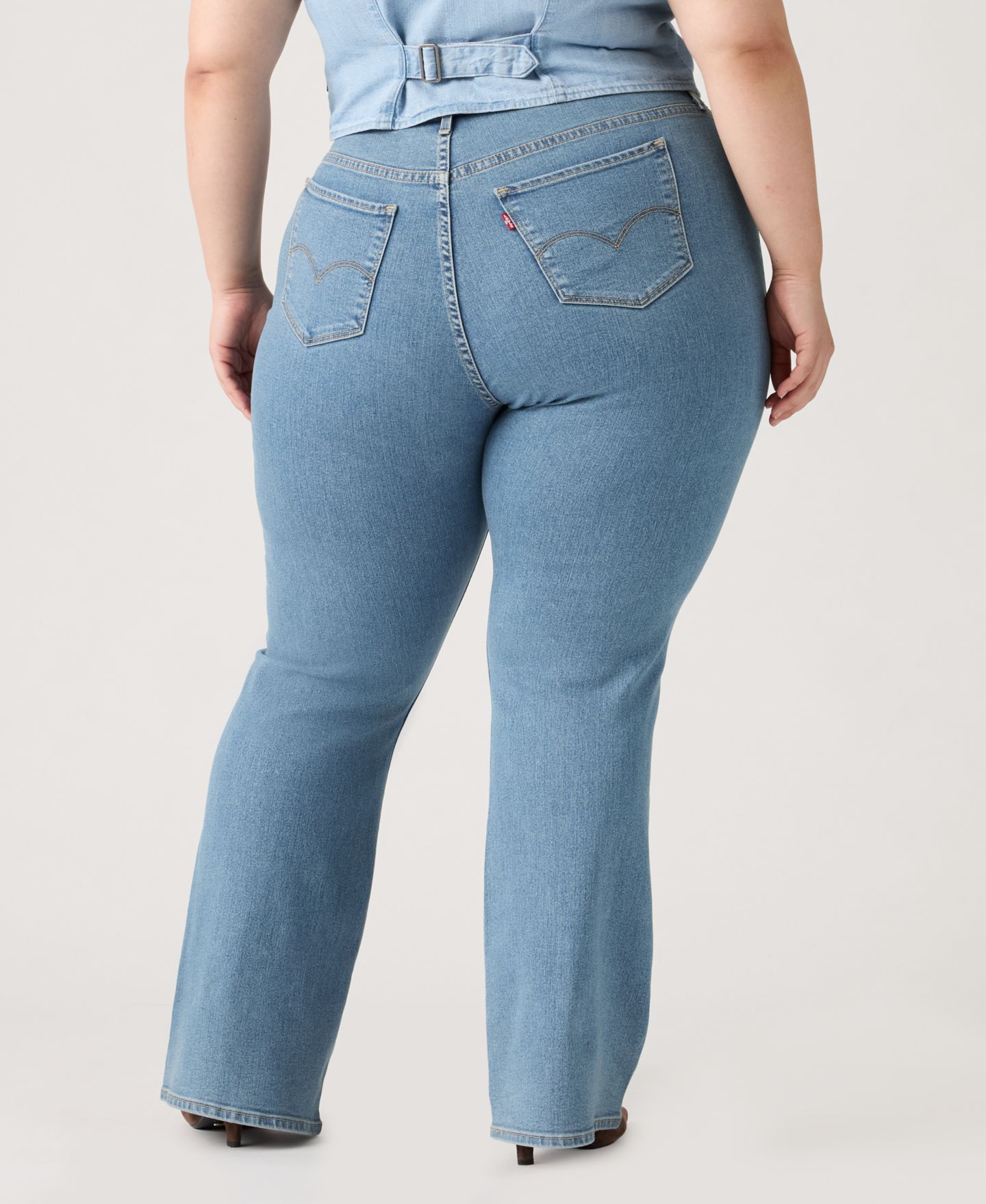 Женские джинсы Levi's Trendy Plus Size 315 Mid-Rise Shaping Bootcut, цвет: Джинсовый — фото 5