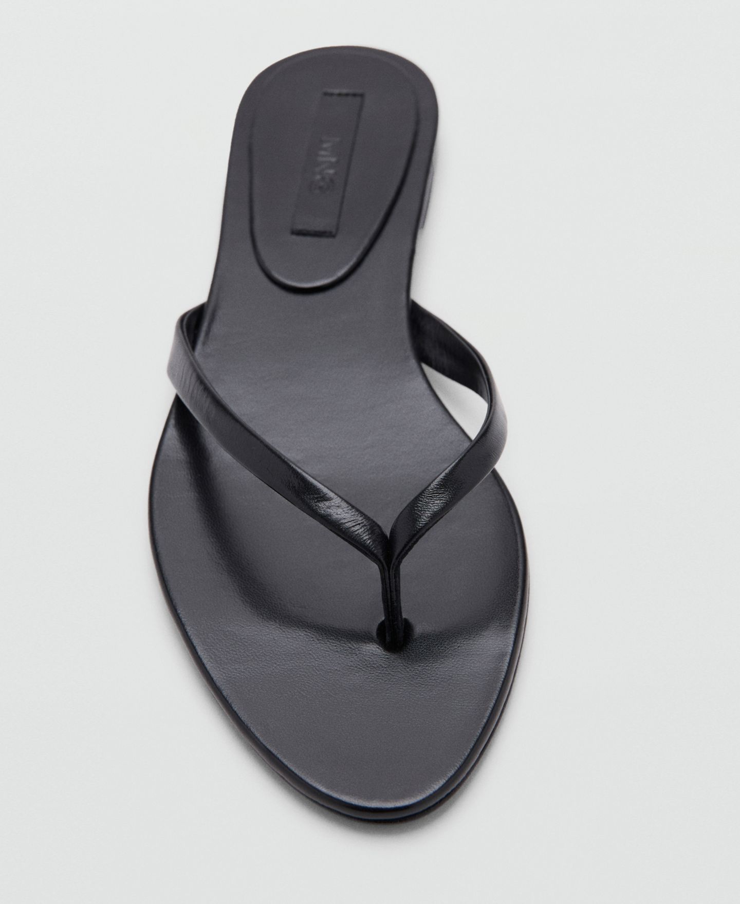 Женские сандалии Mango Starring Hailey Bieber Leather Strap, цвет: Чёрный — фото 4