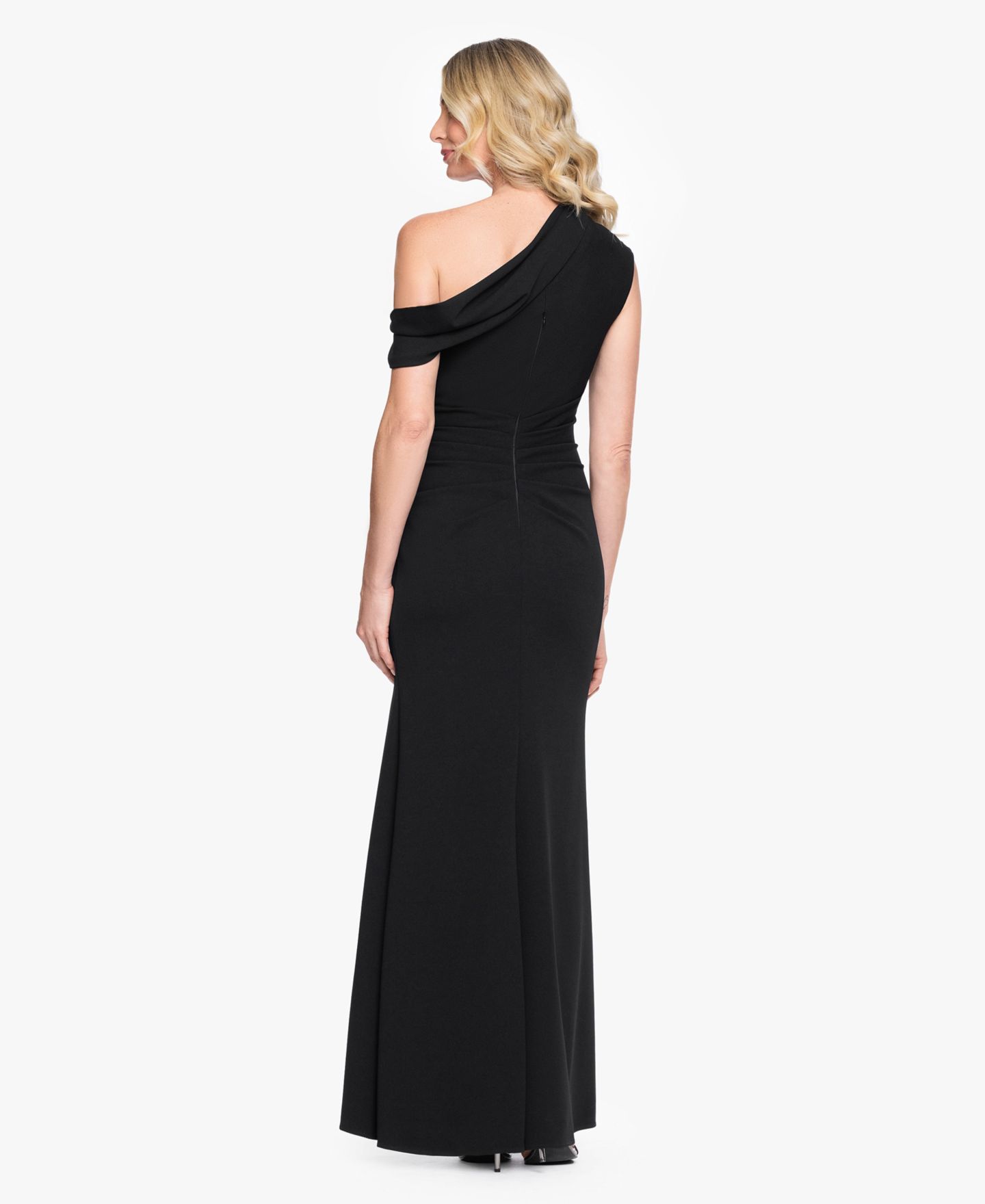 Женское платье XSCAPE One-Shoulder Draped Ball Gown, цвет: Чёрный — фото 4