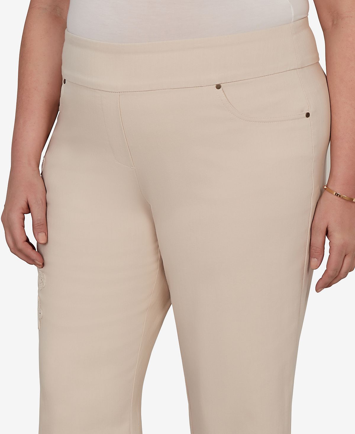 Alfred Dunner Plus Size Camden Market Tonal Floral Applique Ankle Jeans view 4 — MAYCSS fashion products