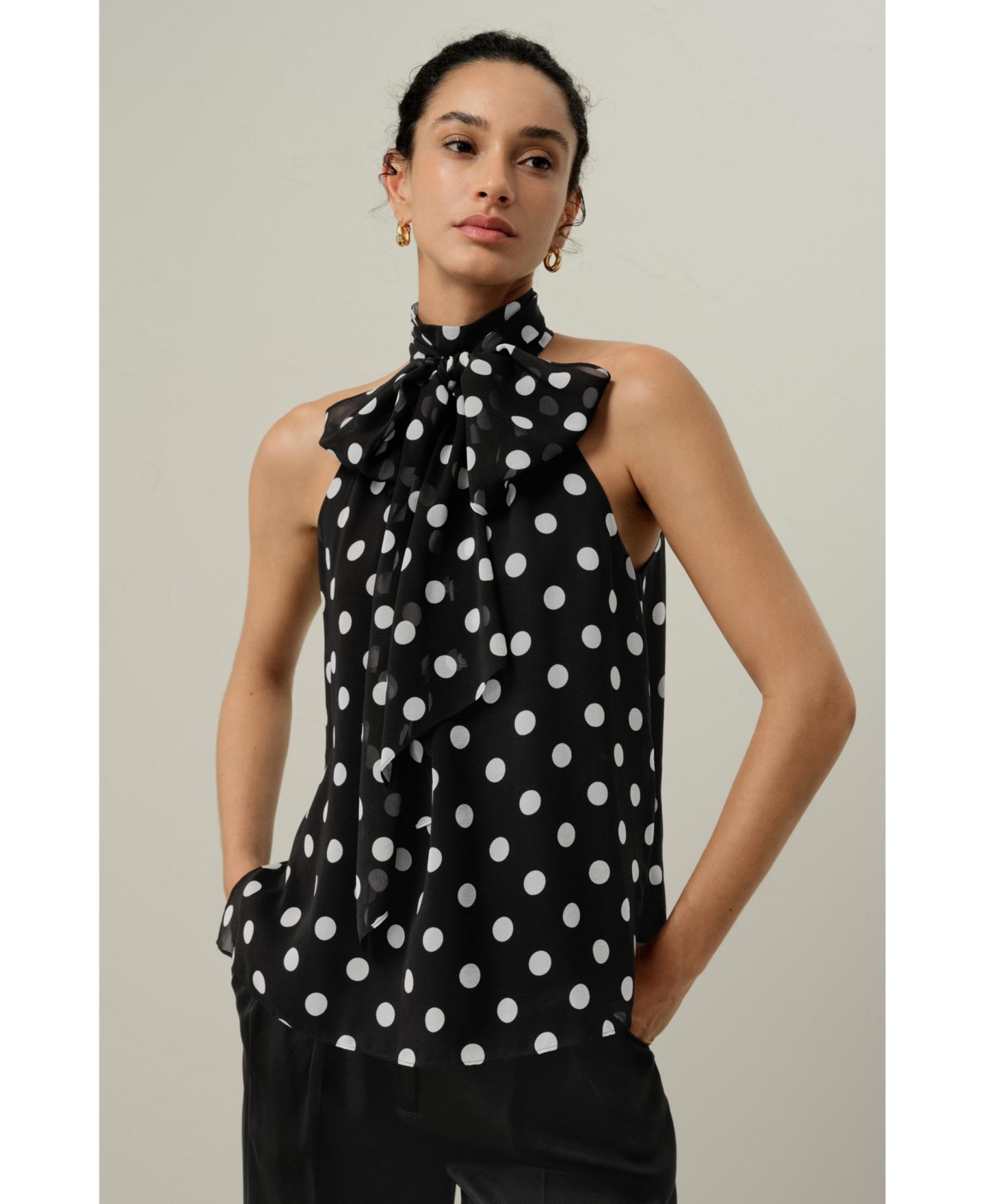 Женский топ LILYSILK Convertible Silk Georgette Polka Dot, цвет: Белый чёрный — фото 4