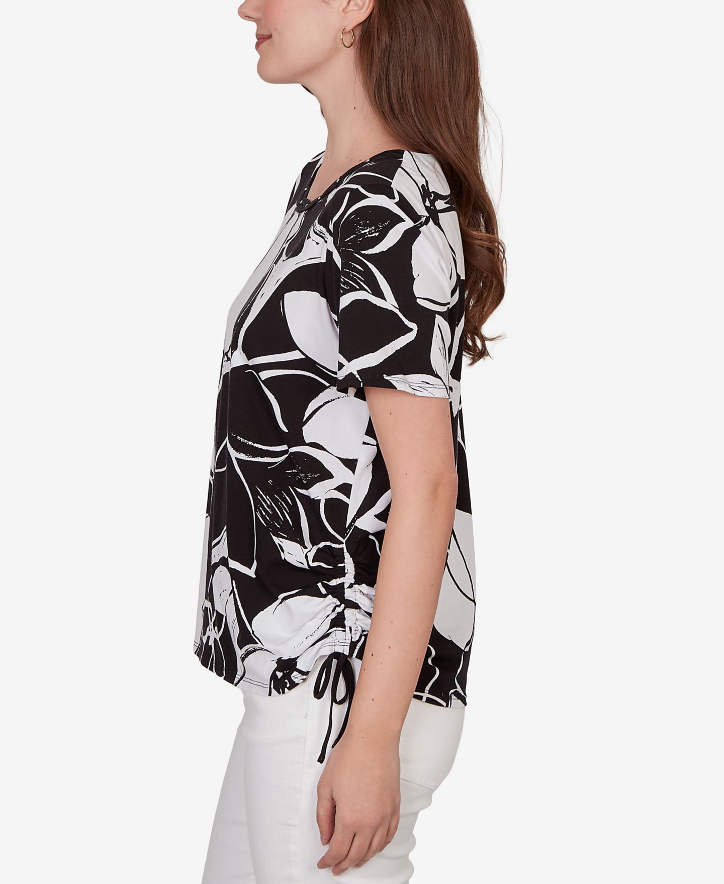 Женский топ Alfred Dunner Petite Abstract Floral Embellished Side-Tie, цвет: Чёрный / Белый — фото 3