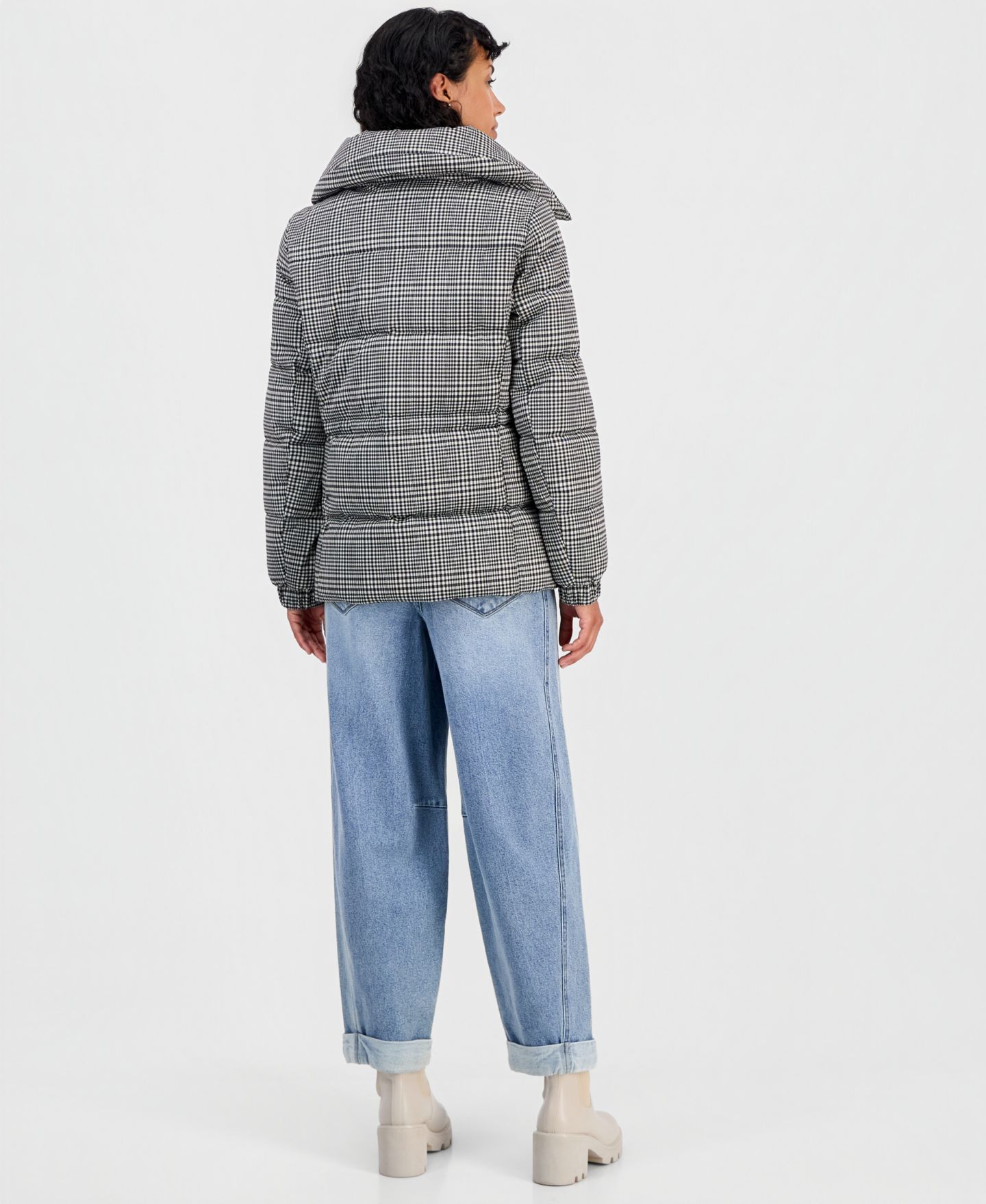 Женская куртка Michael Kors Plaid Puffer Funnel Neck, цвет: Чёрный / Молочный — фото 3