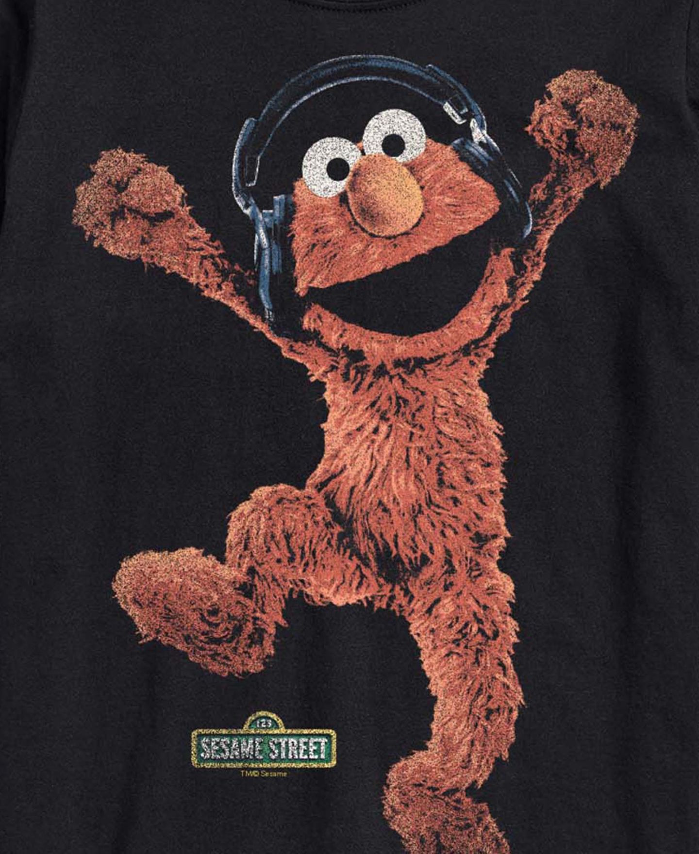 Мужская футболка AIRWAVES Sesame Street Elmo Vintage Faded Short-Sleeve Graphic, цвет: Чёрный — фото 3