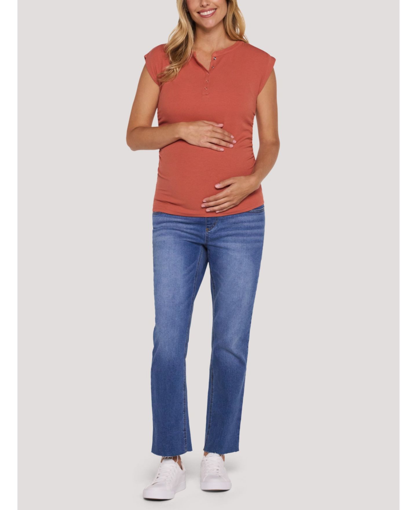 Женская футболка Motherhood Maternity Motherhood Ruched Henley Muscle, цвет: Aragon — фото 4