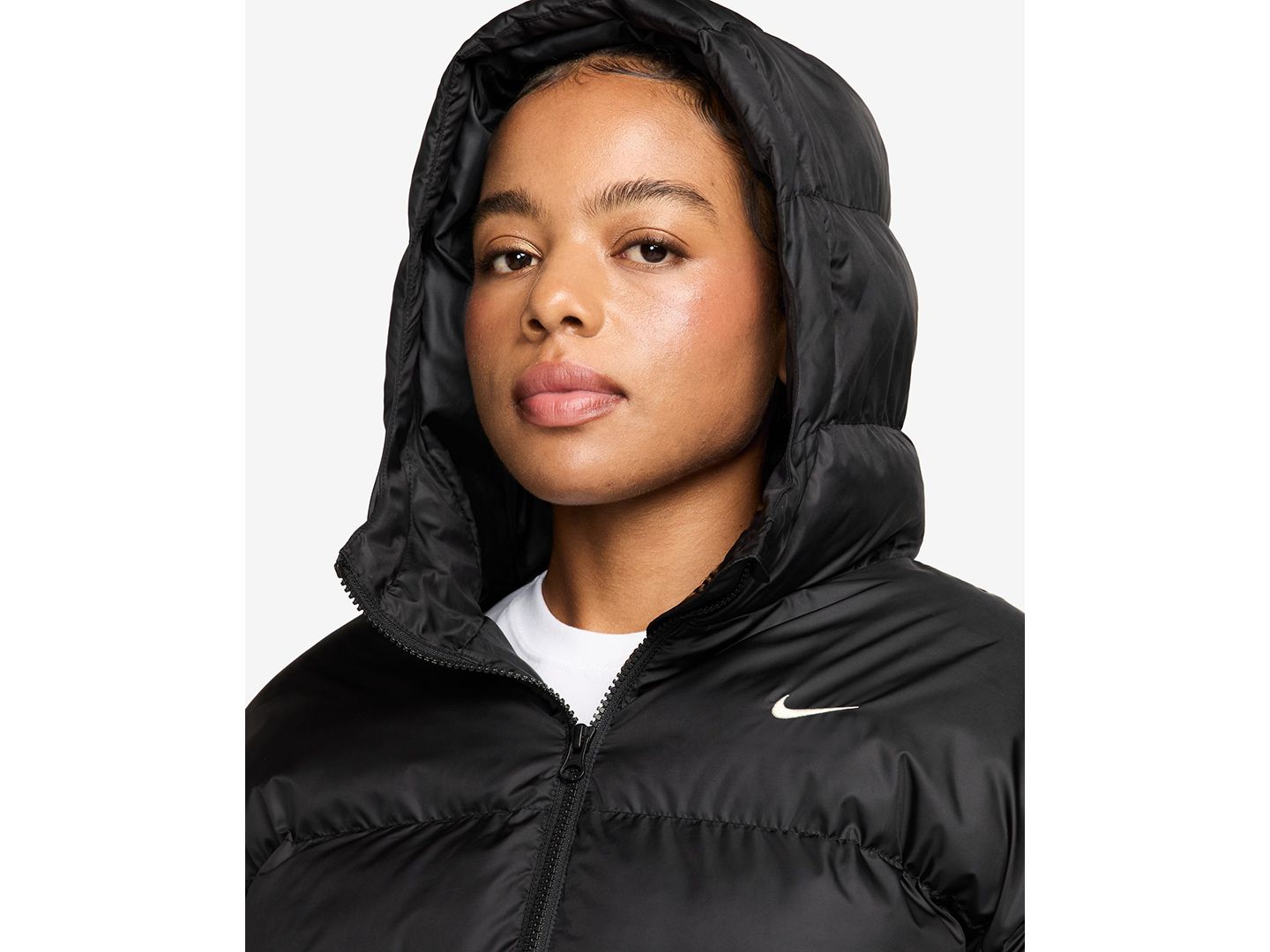 Женская пуховая куртка Nike Therma-FIT с капюшоном, цвет: Чёрный / Молочный — фото 2