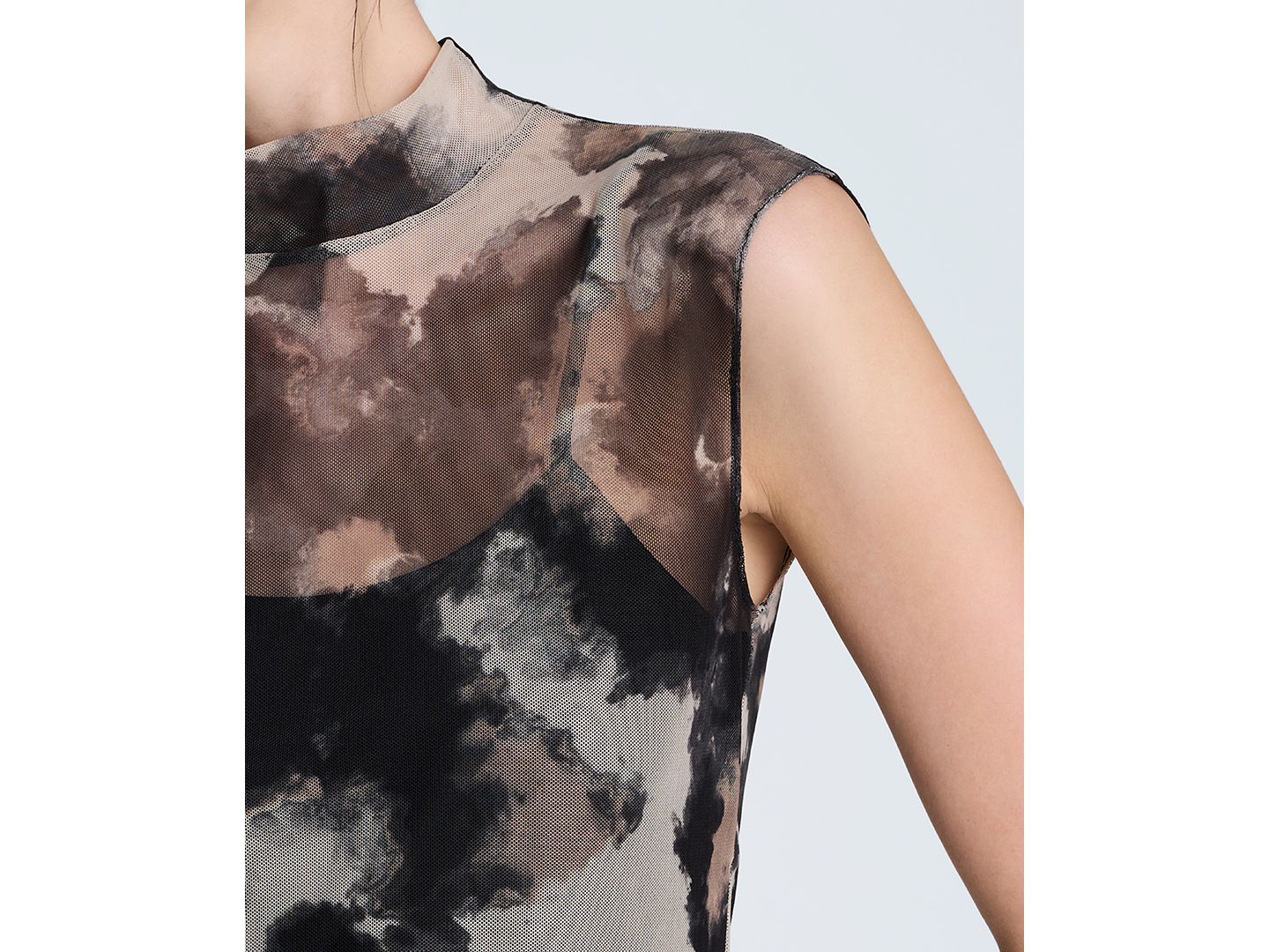 Женский топ Kenneth Cole Mock-Neck Sleeveless Mesh, цвет: Чёрный разноцветный — фото 4