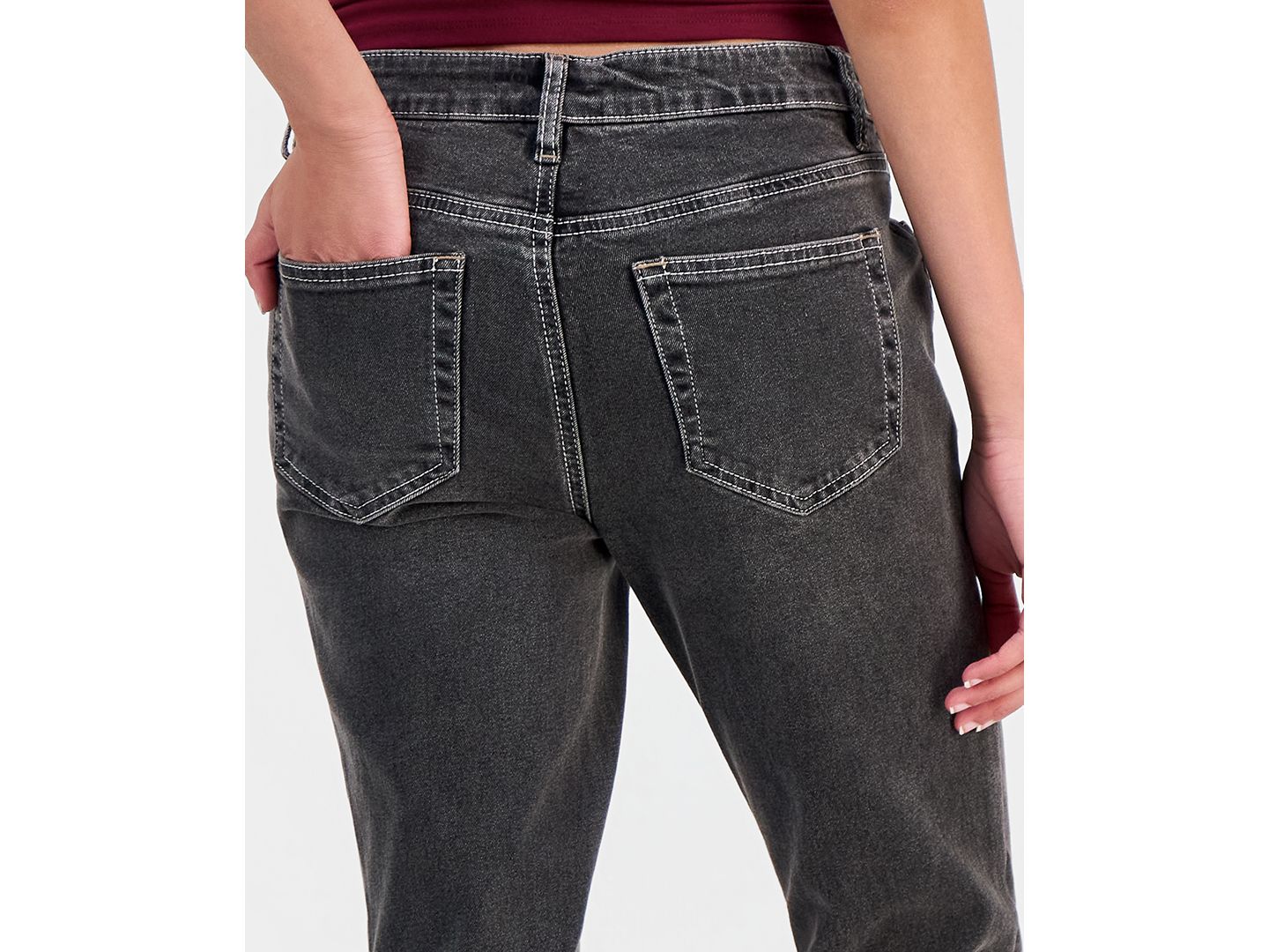 Женские джинсы Madden Girl Juniors' Mid Rise Seamed Bootcut Jeans With Keychain, цвет: Потёртый чёрный — фото 3