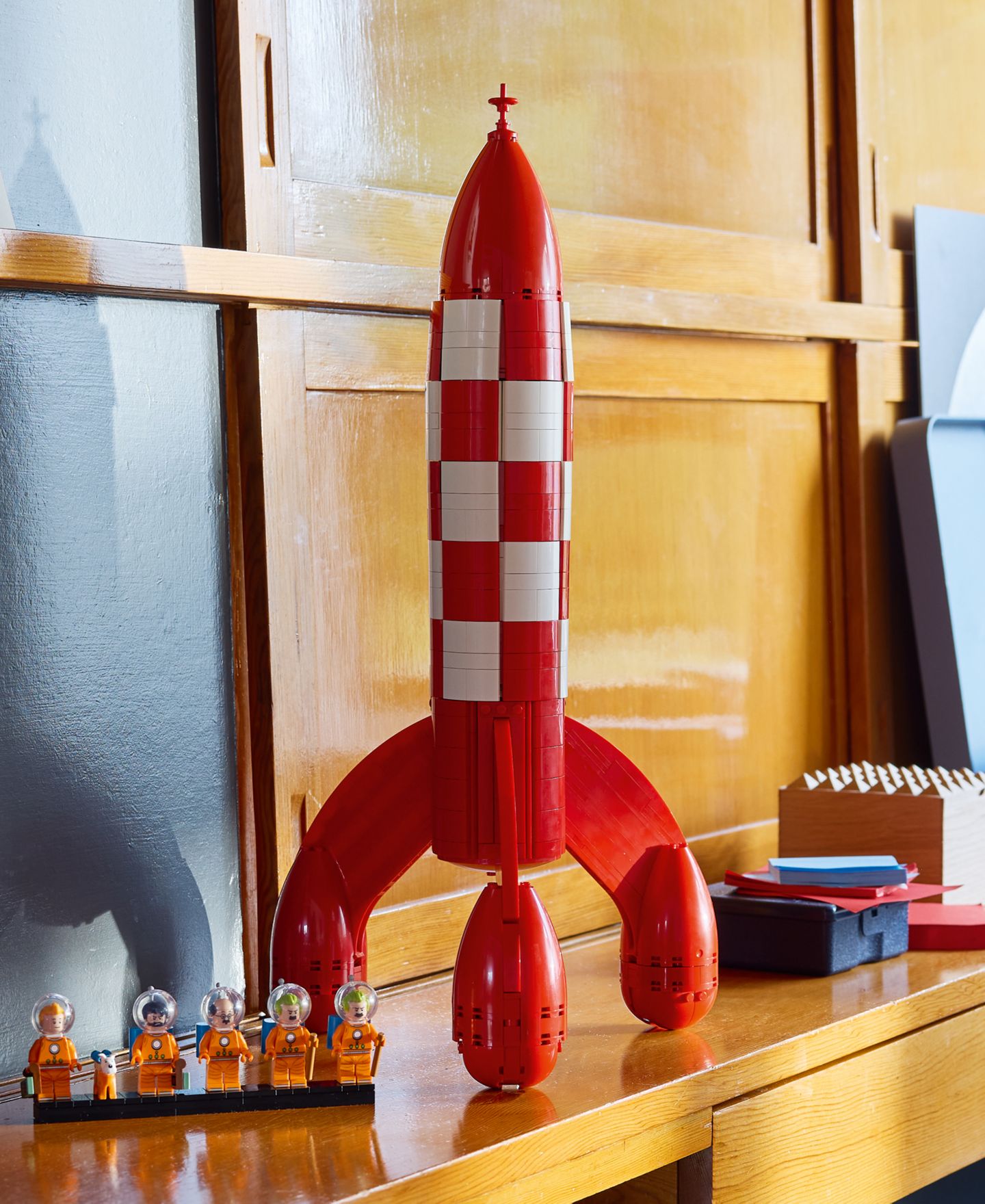 Детский конструктор LEGO® Ideas Tintin Moon Rocket 21367 1,283-Piece Building Set, Ages 18+ — фото 7