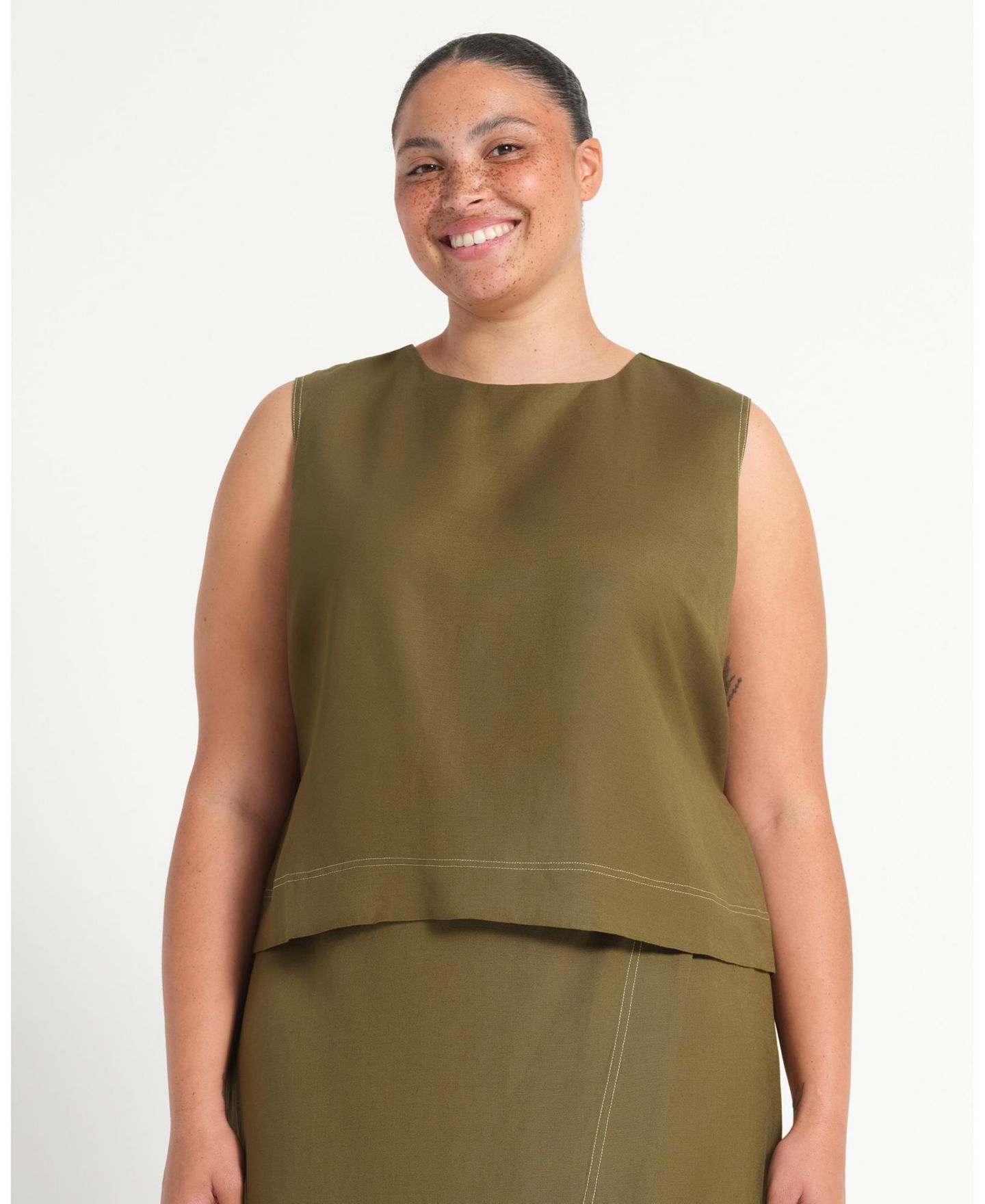 Женский топ ESTELLE Plus Size Sonnet Linen Sleeveless Summer Tie-back, цвет: Зелёный — фото 7
