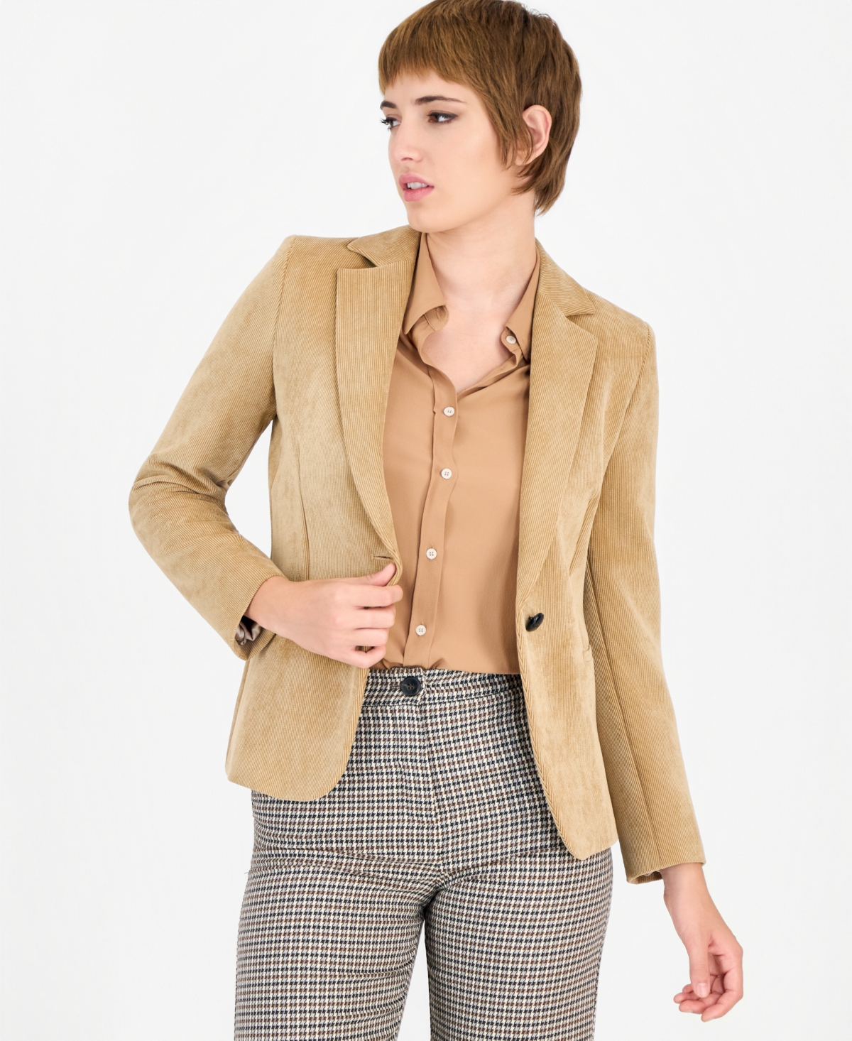 Emme Marella Women's Emmeresia Velvet Business-casual Blazer In Camel