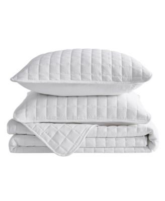 Linery and Co. Seersucker Quilt Set With Shams