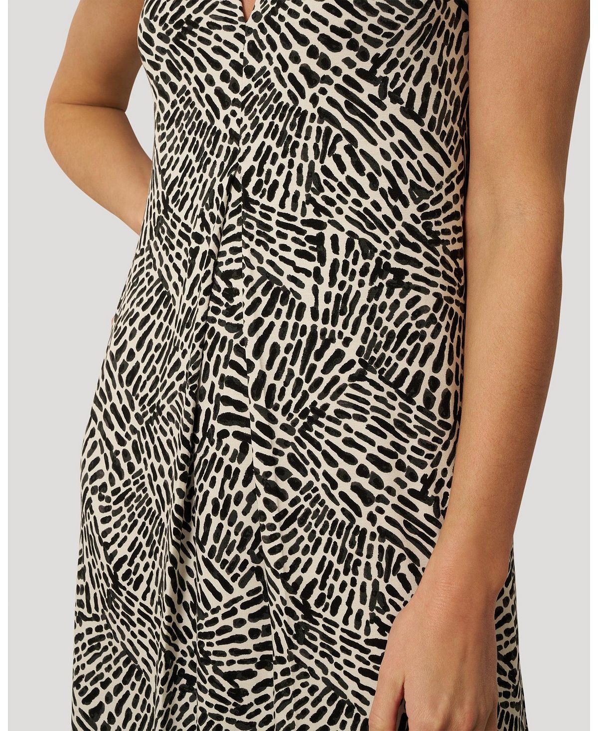 Cable & Gauge Women's Invert Pleat Printed Maxi Dress view 4 — MAYCSS fashion products