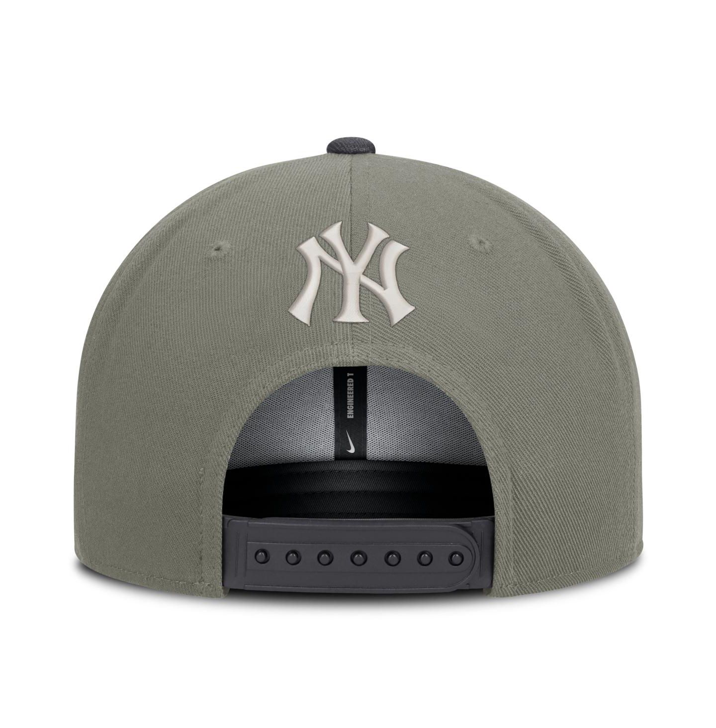 Мужская кепка Nike Olive New York Yankees Pro Dri-FIT Snapback Hat — фото 4