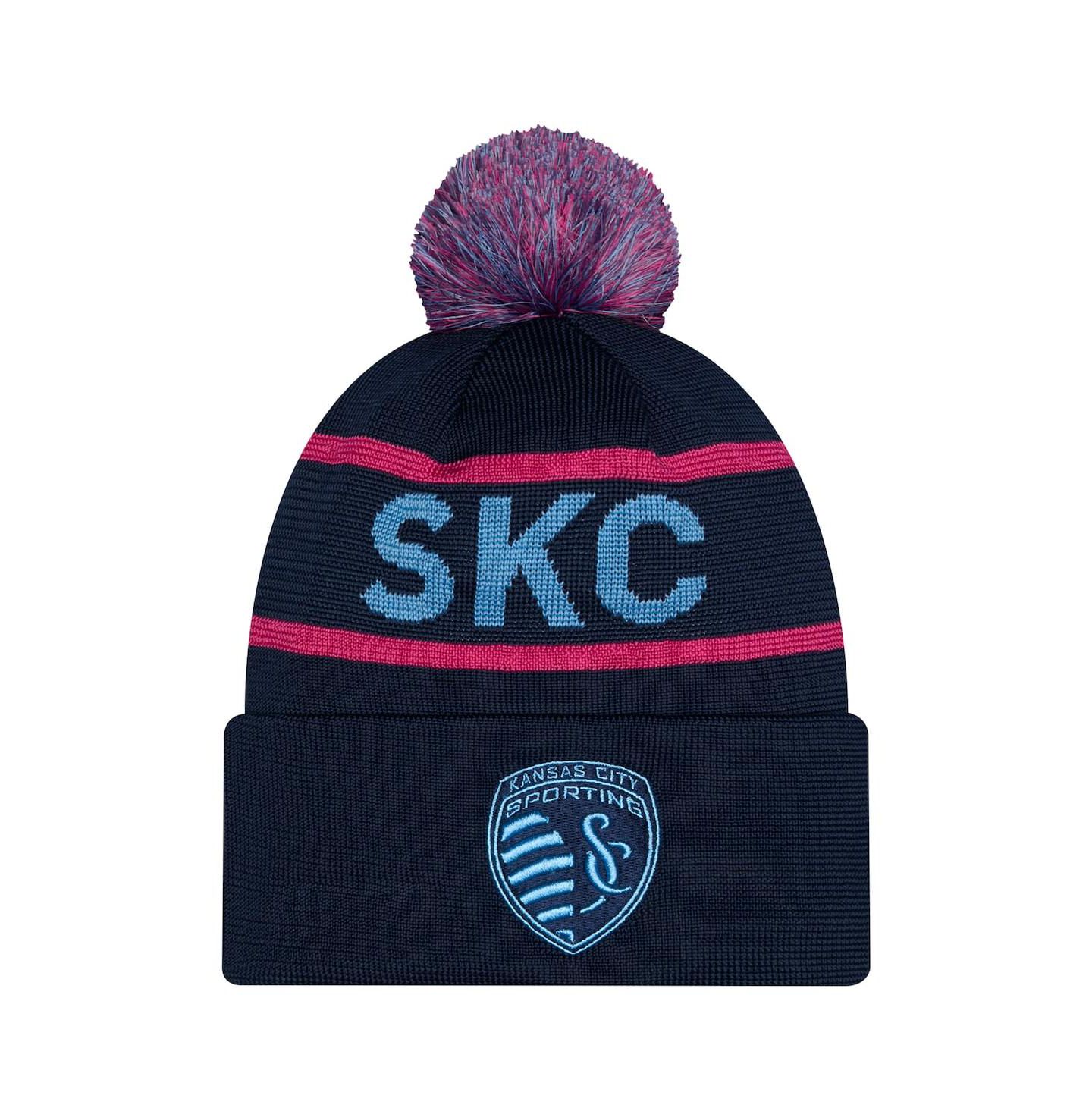 Мужские головные уборы New Era Navy Sporting Kansas City 2026 Jersey Hook Cuffed Pom Knit Hat — фото 1