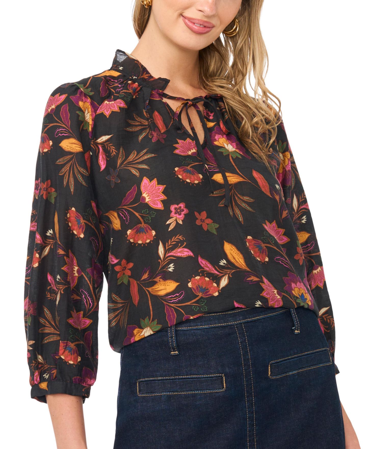 Женский топ Vince Camuto Ruffle V-Neck Peasant-Sleeve Top, цвет: Насыщенный чёрный — фото 3