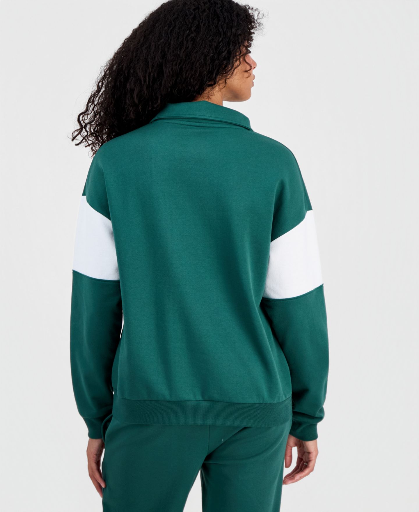 Женский свитшот Peanuts Juniors' Snoopy Varsity Quarter-Zip Fleece Pullover, цвет: Тёмно-зелёный — фото 3