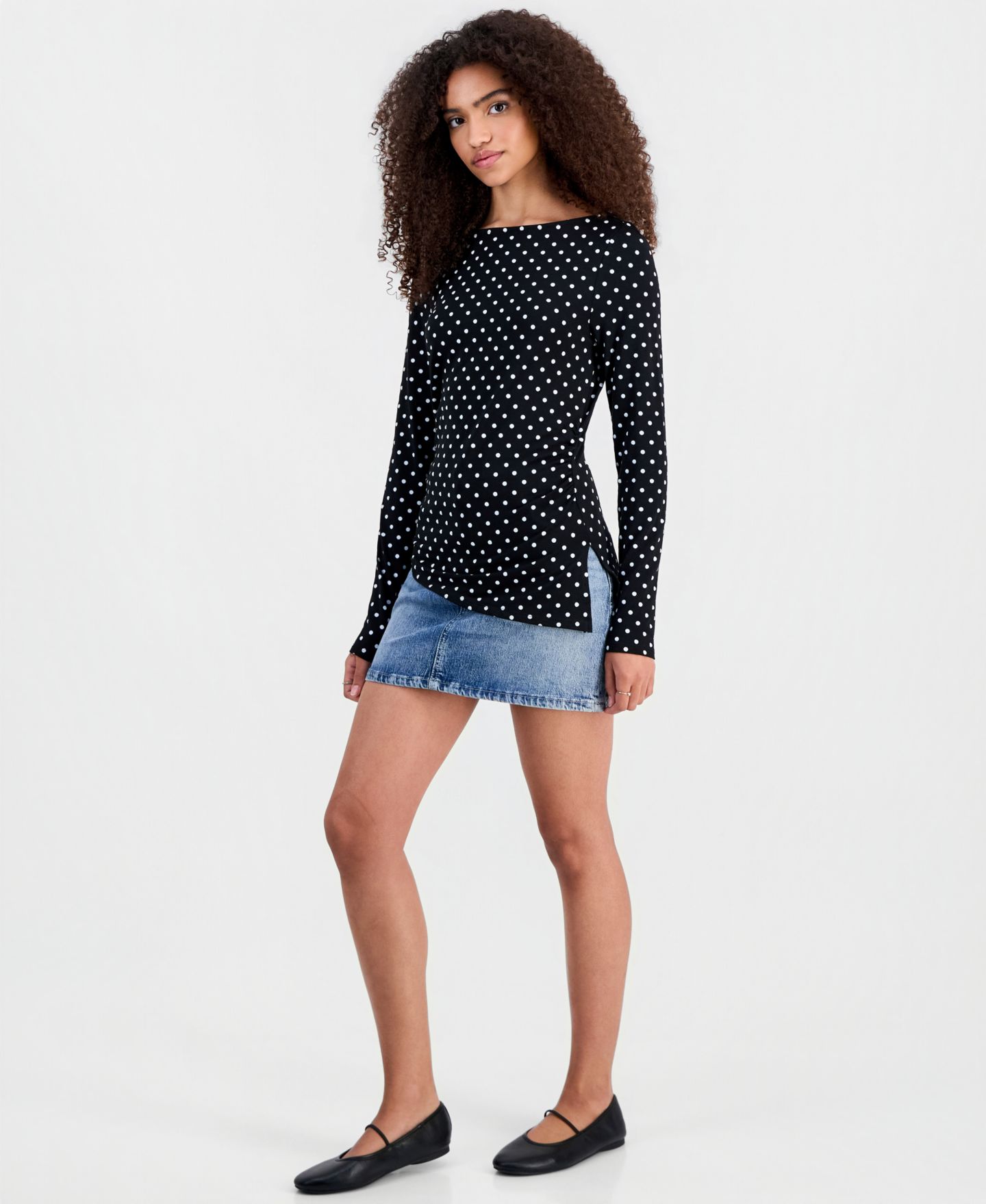 Женский топ Madden Girl Juniors' Printed Boat Neck Long Sleeve, цвет: Чёрный / Белый — фото 2