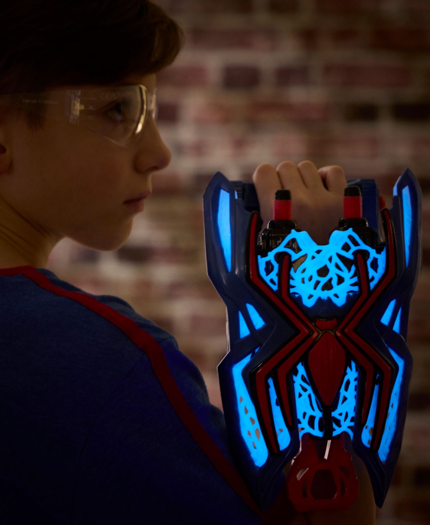 Детские игрушки Spider-Man Web Strike Glow-in-the-Dark 3-Piece Blaster, Ages 5+ — фото 7
