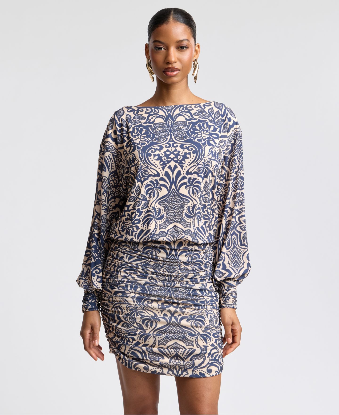 Женское платье Avec Les Filles Boat Neck Ruched Printed Mini, цвет: Lotus Batik — фото 6