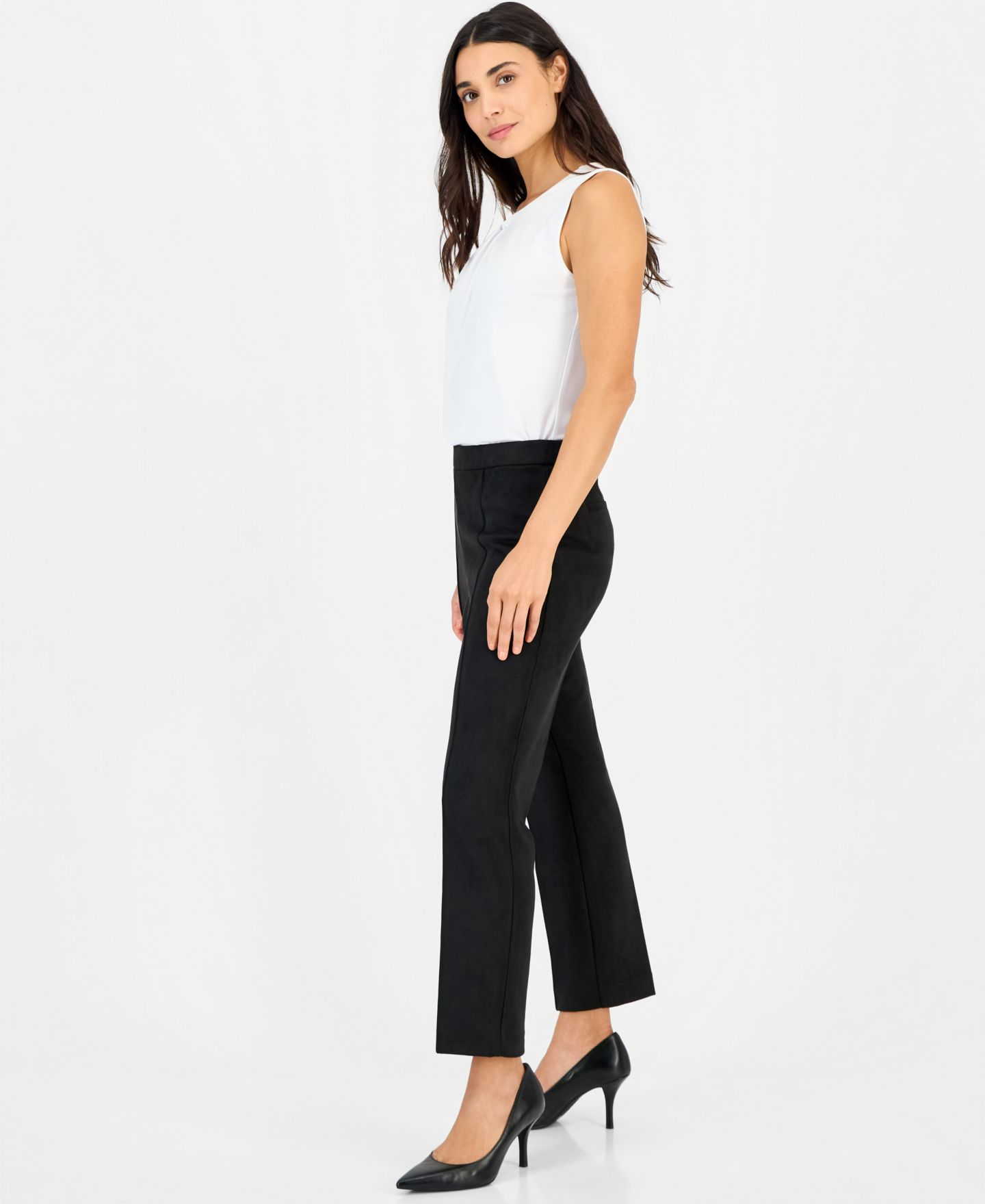 Женские брюки Anne Klein Essentials Petite Faux Suede Pull-On Straight-Leg Pintuck, цвет: Чёрный — фото 3