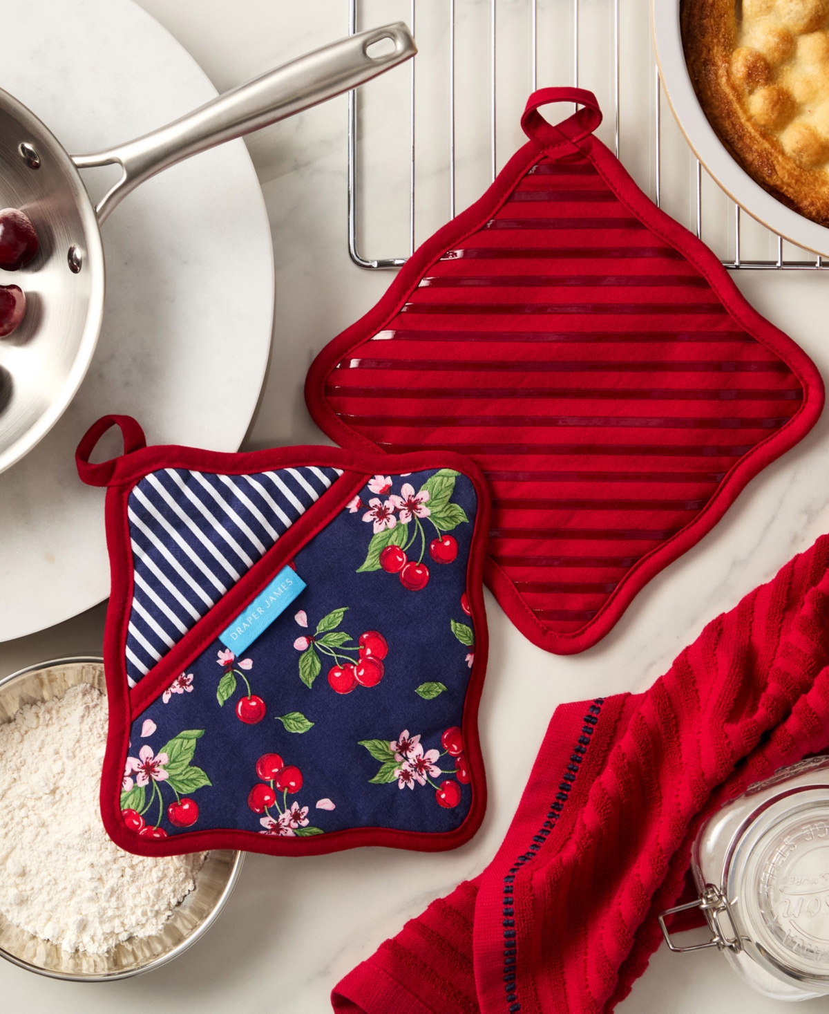 Draper James Lemon Blossom Scallop Edge 2-Pack Pot Holders
