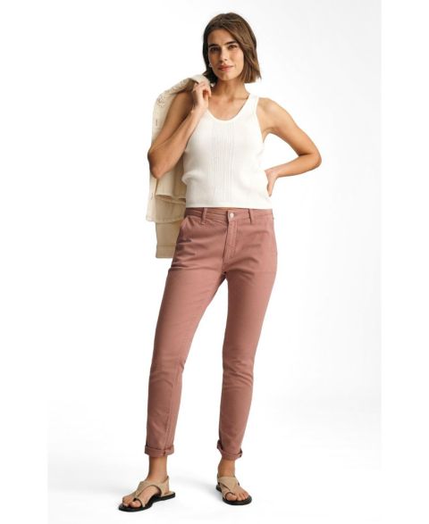 Женские джинсы Mavi Jeans Kathleen Mid Rise Boyfriend In Chino Old Magenta Twill, цвет: Пурпурный