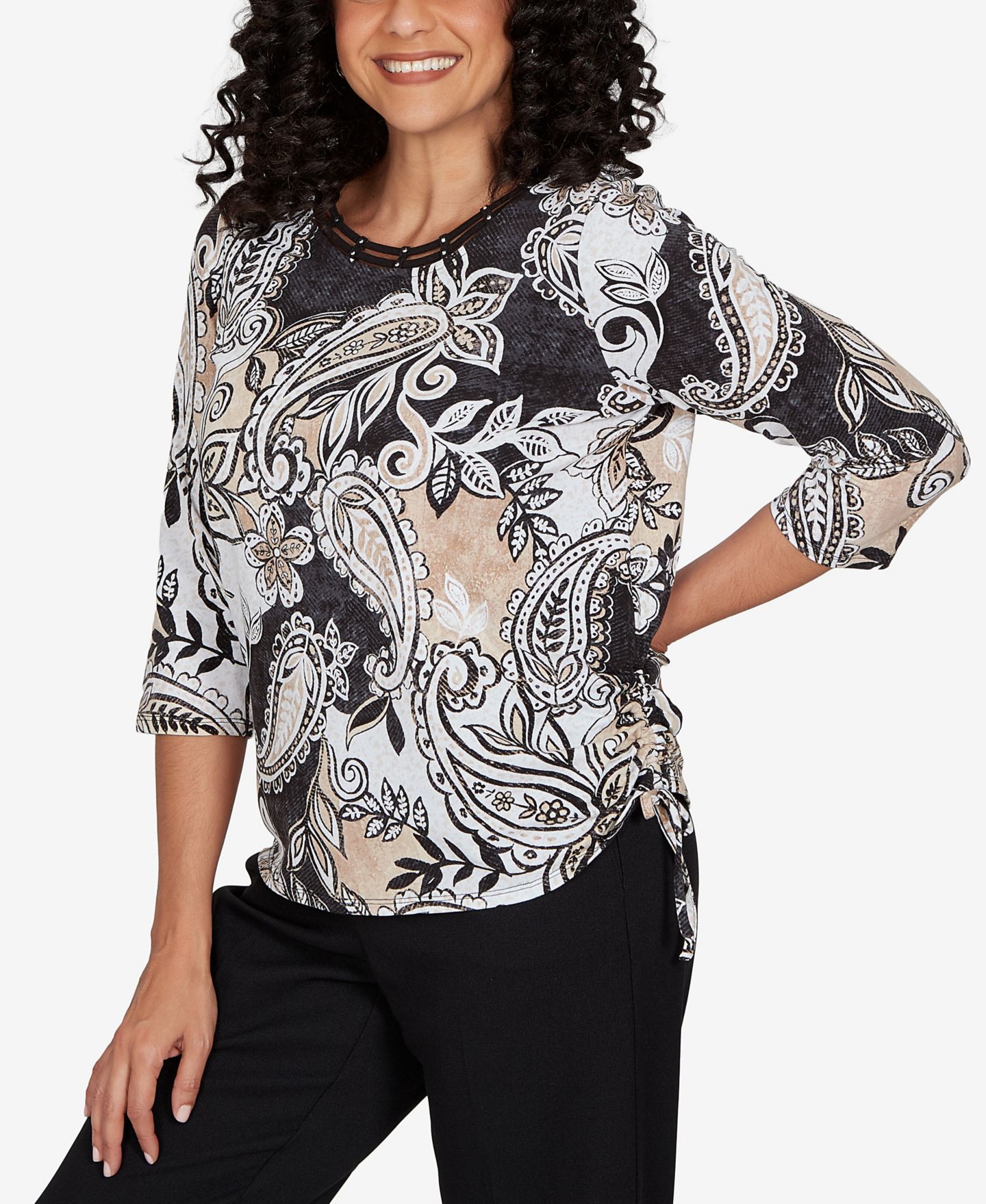 Женский топ Alfred Dunner Petite Paisley Neutrals Knit, цвет: Чёрный / Рыжевато-коричневый — фото 2