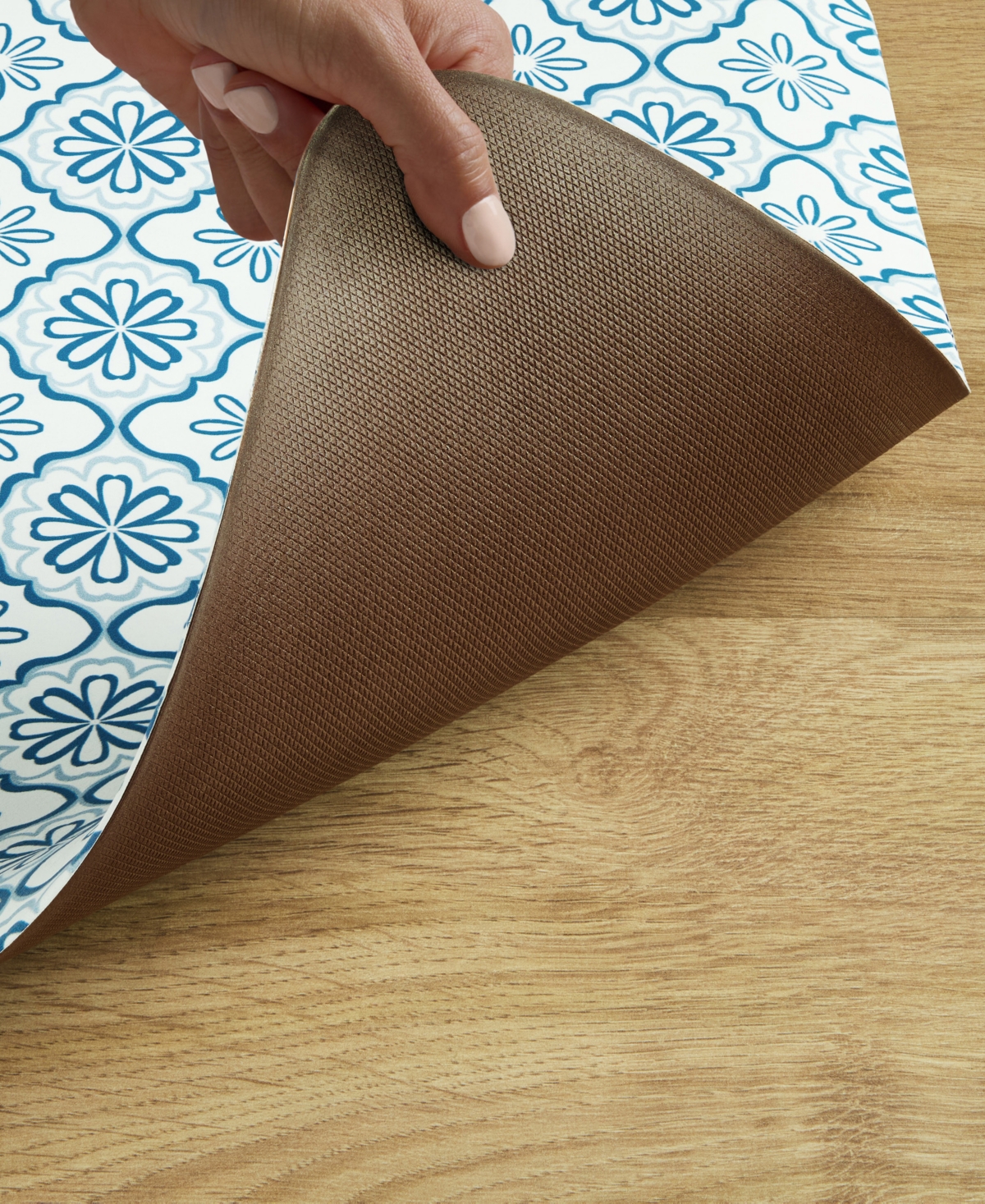 Draper James Allover Geo Floral Bistro Bevel Edge Comfort Kitchen Mat, 39" x 19.69"
