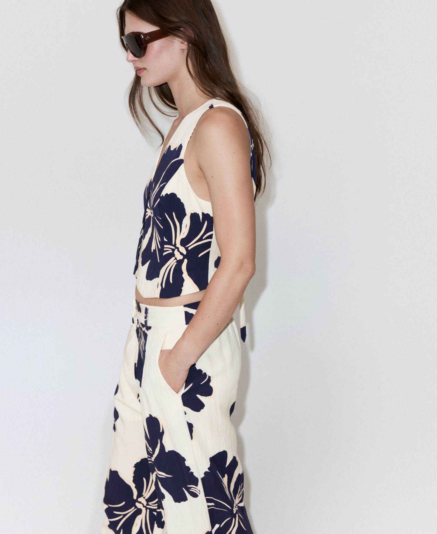 Женский жилет Mango Floral-Printed Lyocell Vest, цвет: Молочный белый — фото 7