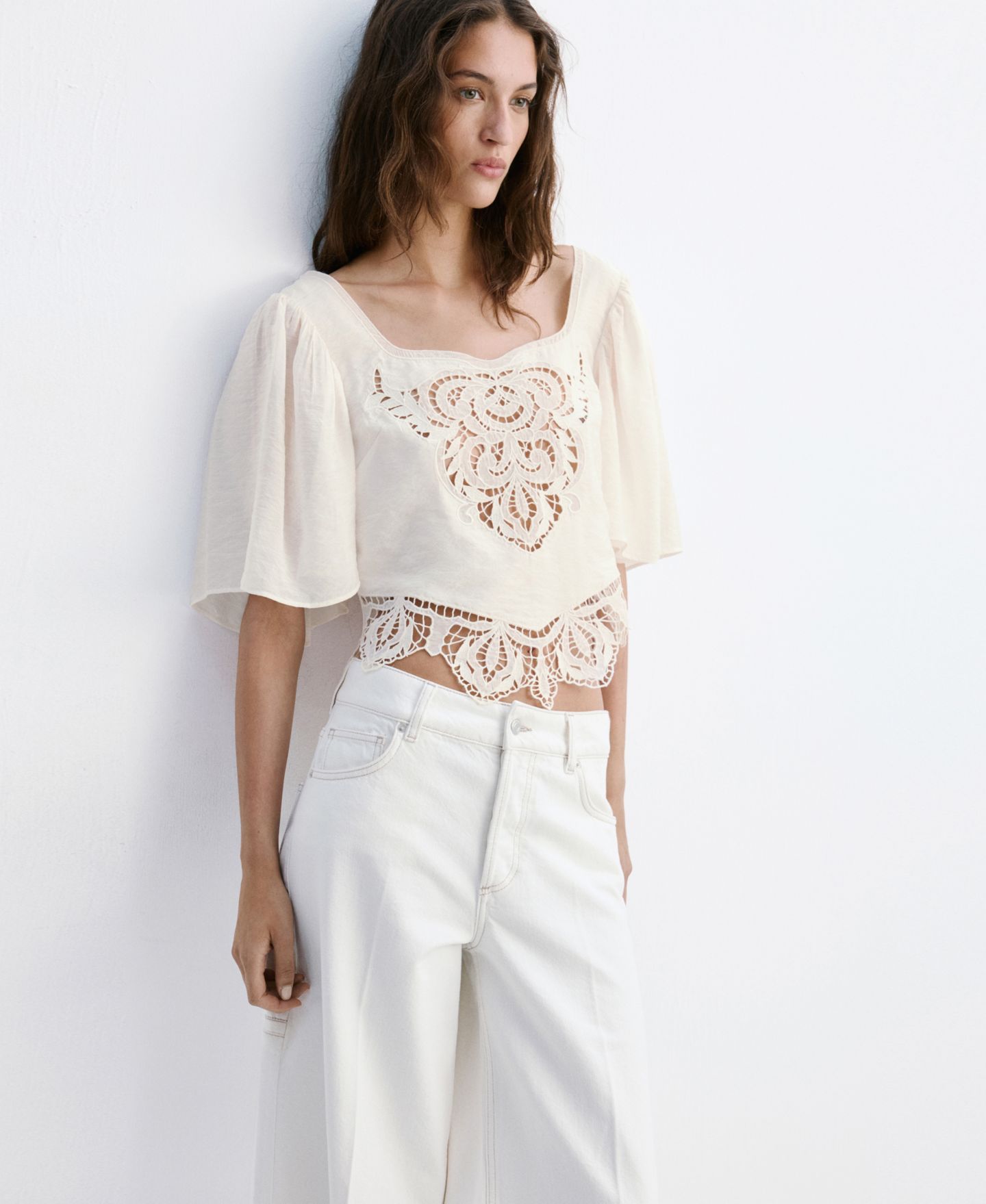 Женская блузка Mango Openwork Embroidery Cropped, цвет: Молочный белый — фото 6