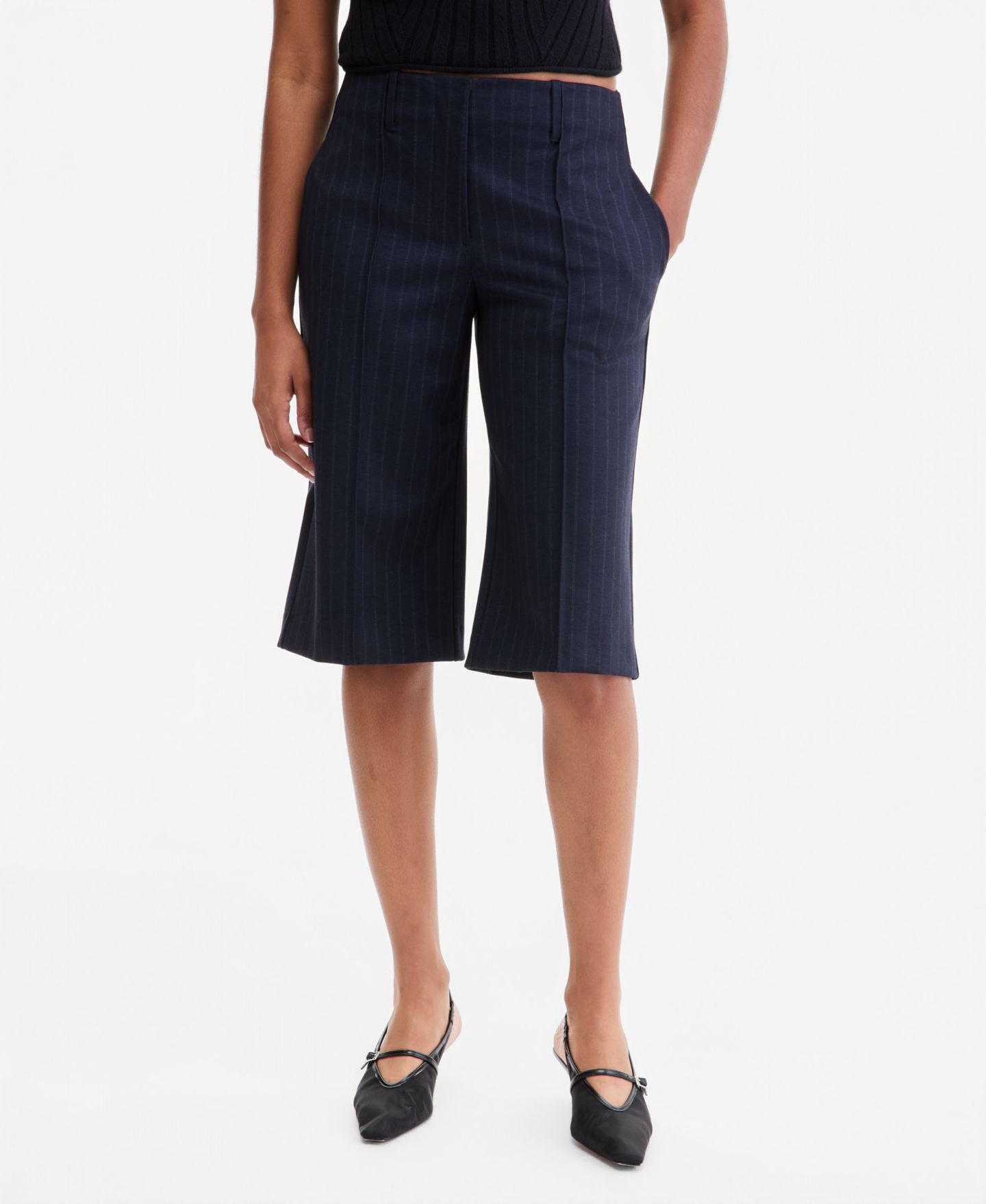 Женские шорты Bar III Pinstripe High-Rise Knee-Length, цвет: Тёмно-синий — фото 3