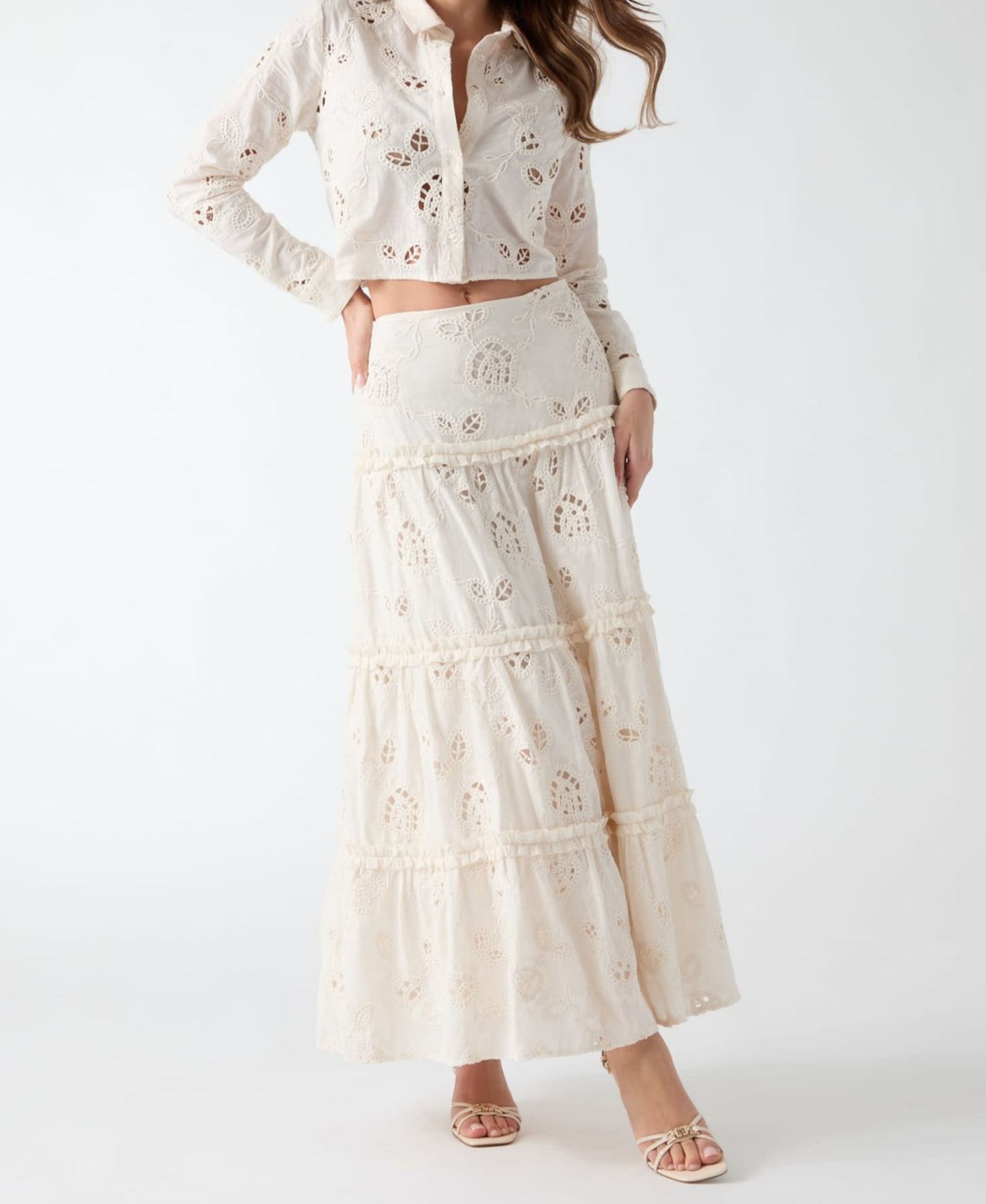Женская рубашка GUESS Lenora Cropped Long-Sleeve Button-Up, цвет: Кремовый белый — фото 2