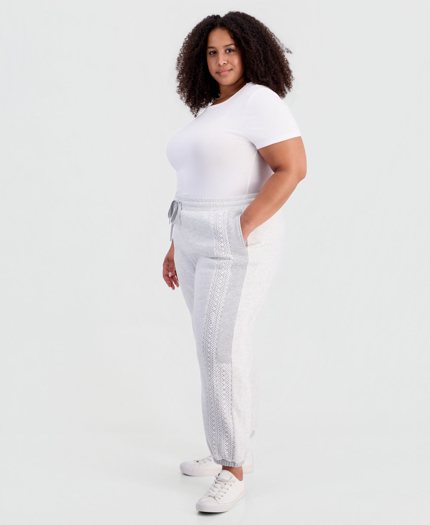 Женские брюки And Now This Plus Size Crochet High-Rise Fleece Jogger, цвет: Светлый серый — фото 2