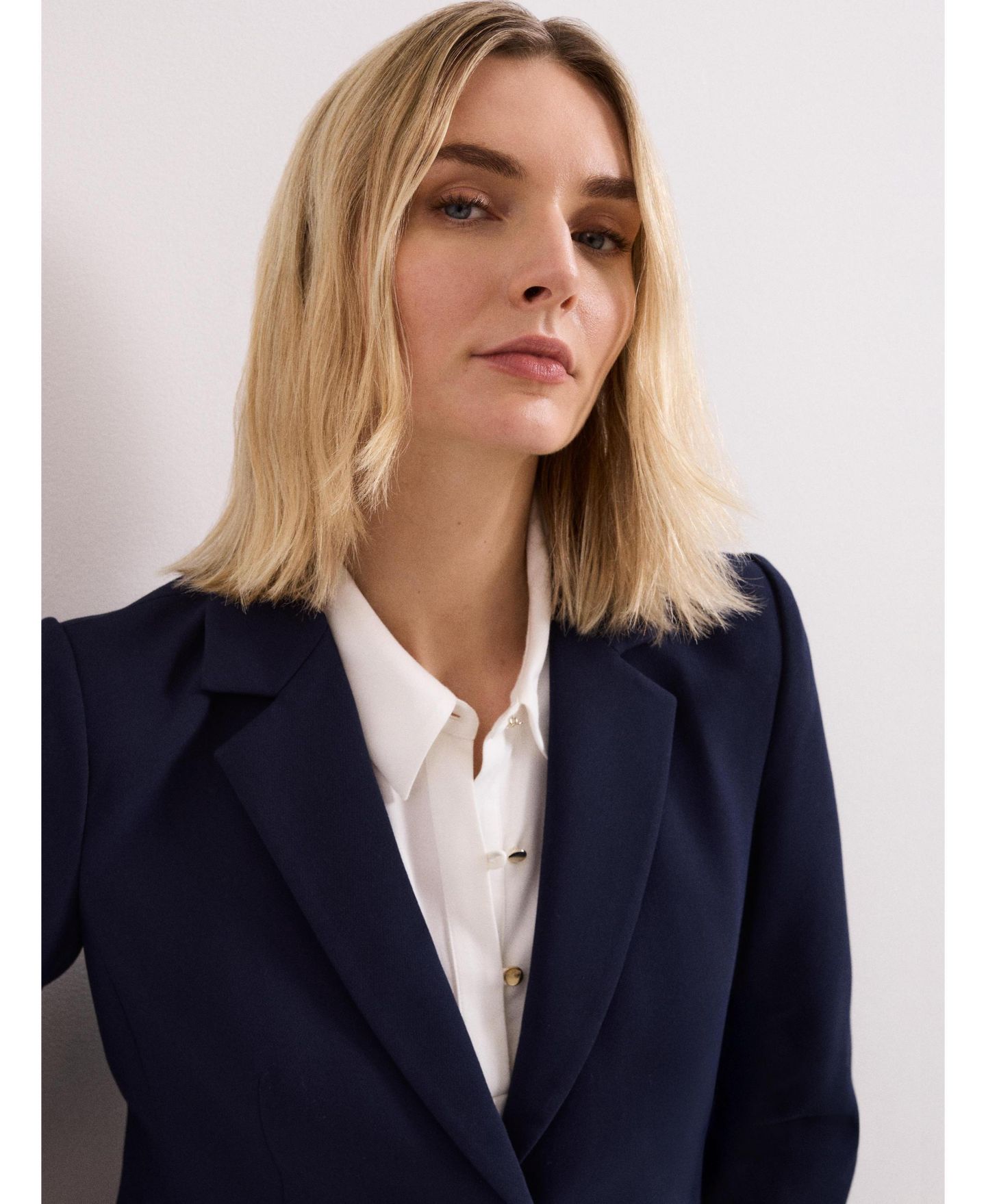 Женский пиджак Phase Eight Aubrie Single Button Cropped Blazer, цвет: Тёмный синий — фото 6