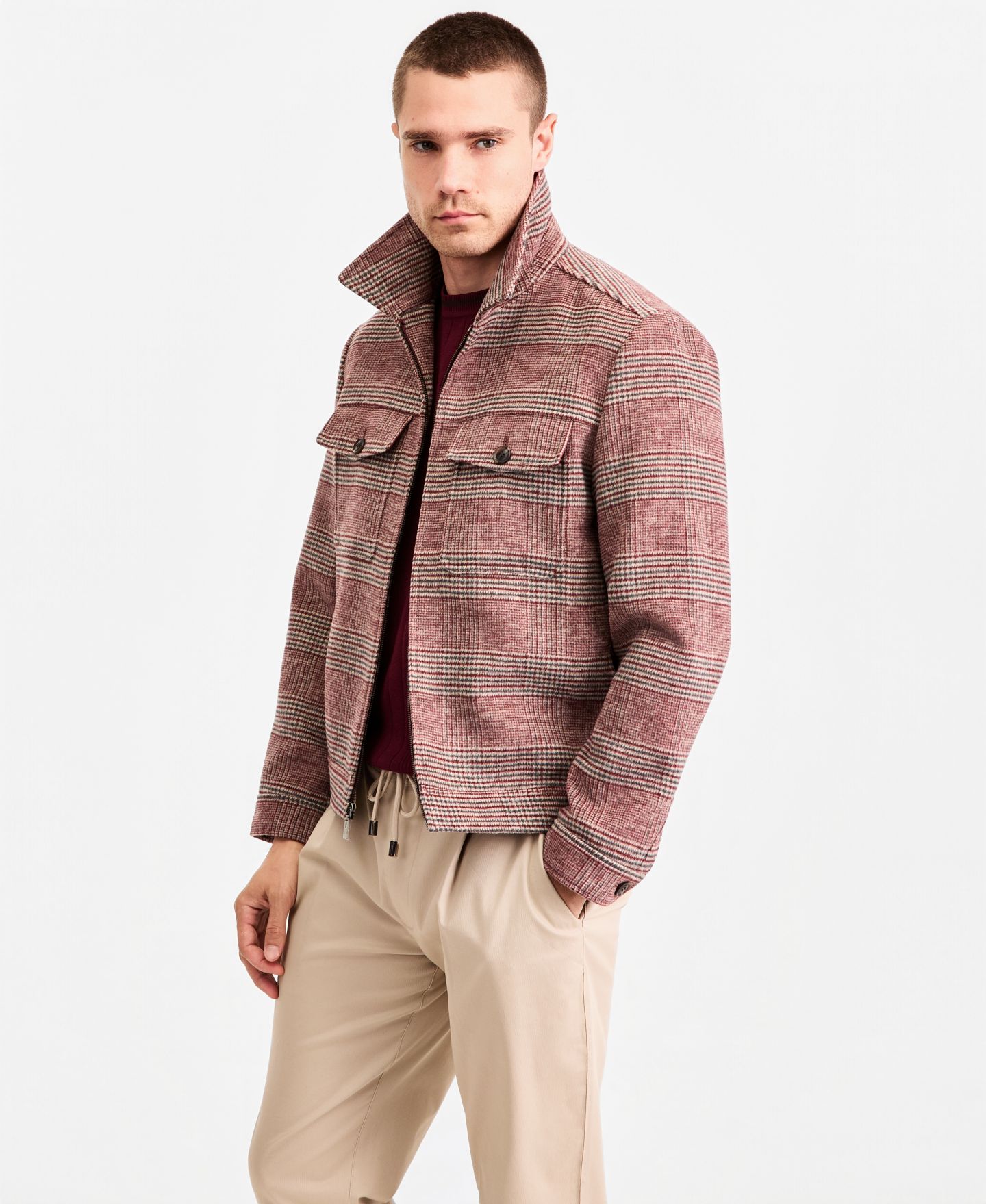 Мужские комплекты Ted by Ted Baker Front Zipper Plaid Pocket Jacket, Grosvenor Short-Sleeve Crewneck Sweater & Hampstead Modern-Fit Chino Solid Pants, цвет: Бежевый — фото 3