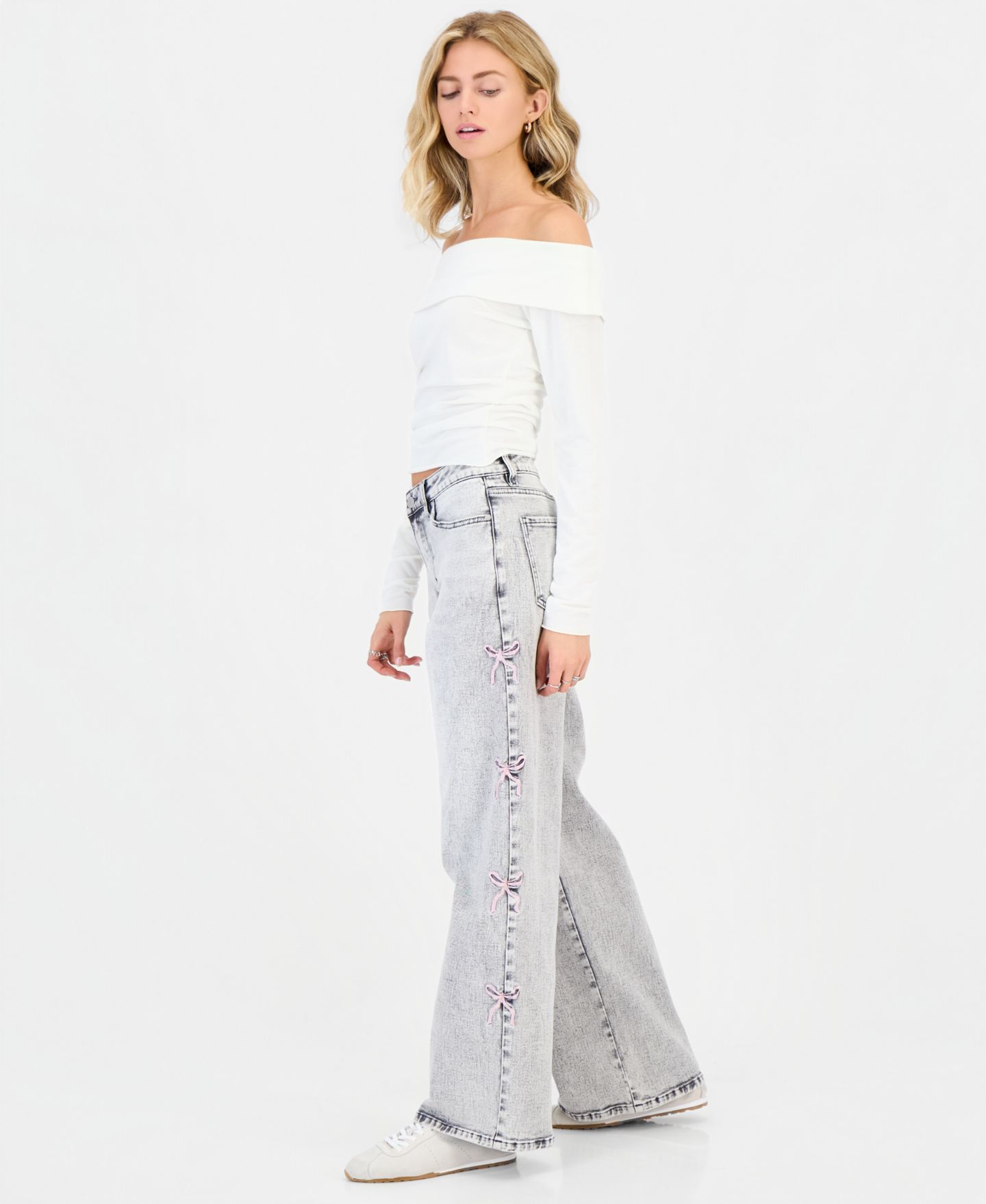 Женские джинсы Madden Girl Ultra 90s High-Rise Wide-Leg Bow Embroidery, цвет: Серый — фото 4