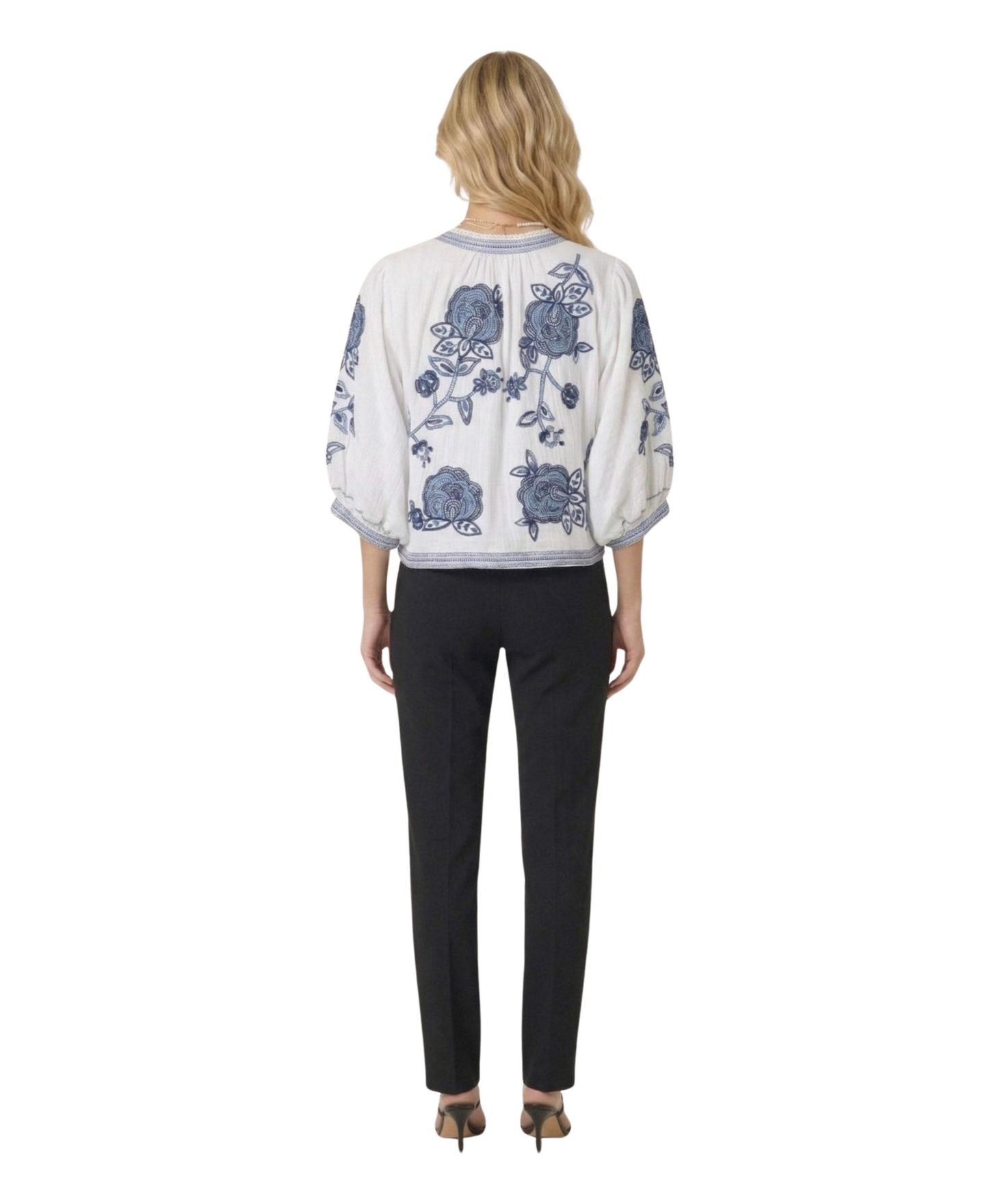 Женская куртка Modenaire Floral Embroidered Cropped Jacket, цвет: Белый / Синий — фото 3
