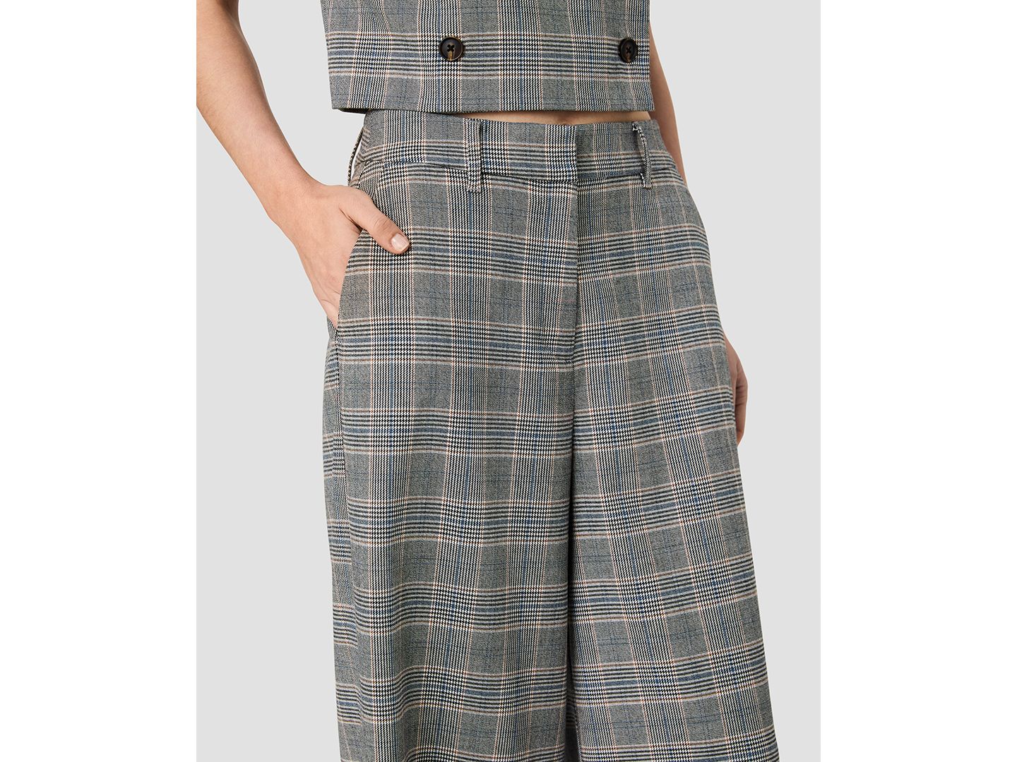 Женские брюки French Connection Matteo Wide-Leg Plaid Trousers, цвет: Серый / Чёрный разноцветный — фото 4
